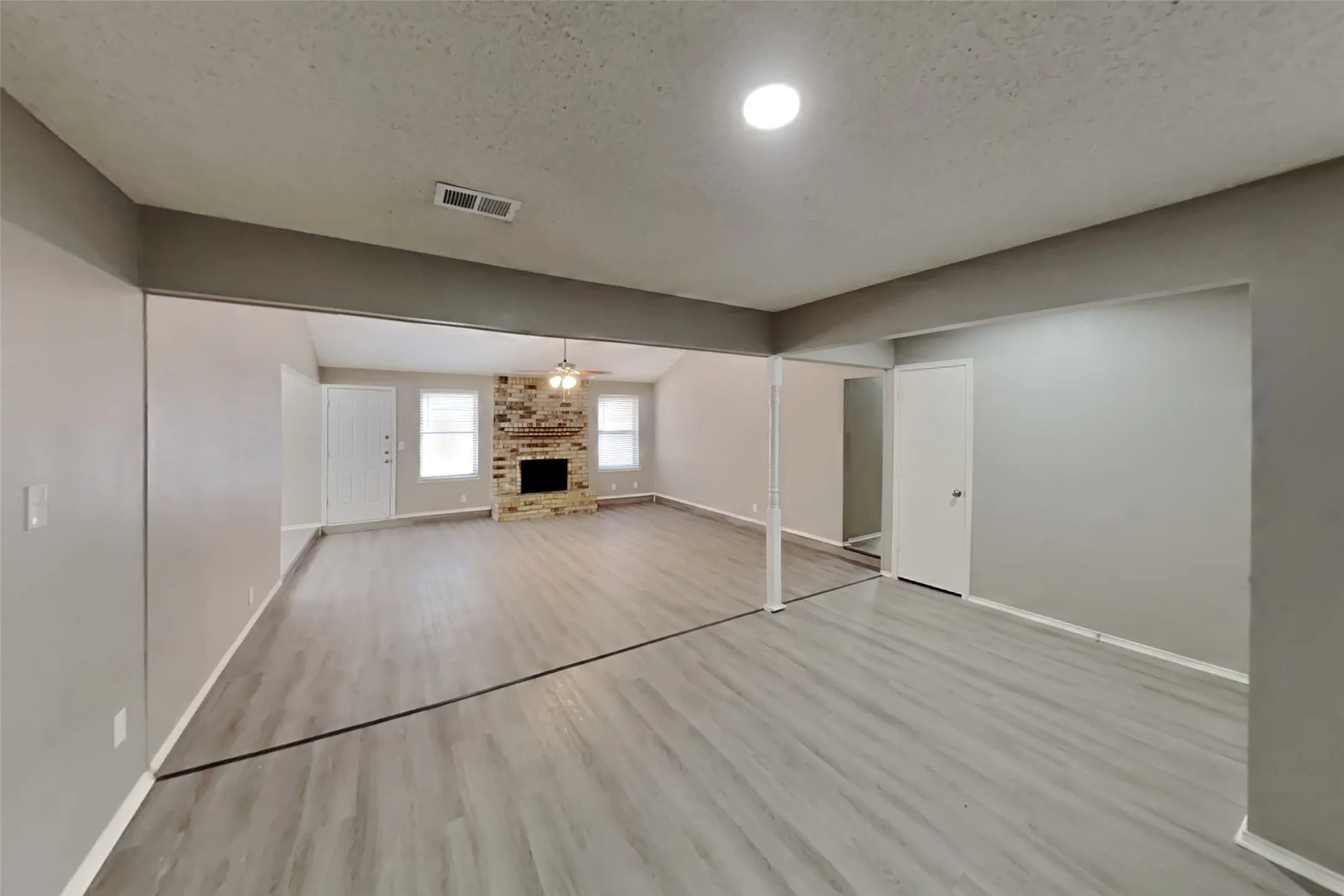 Single Family Residence For Rent in Tarrant County , 1562 Tiffany Forest Lane, Grapevine, Texas 76051, 3 Bedroom, 2 Bathroom, 2 Garage spaces, 1,803 Sqft, built in 1981, mls#21393691, Real Estate Agent in Grapevine, Homes For Rent in Tarrant county, Homes For Rent in Grapevine, Realtor in Grapevine Texas, Real Estate Brokerage Independent Realty Texas, Luminita Cordes Realtor