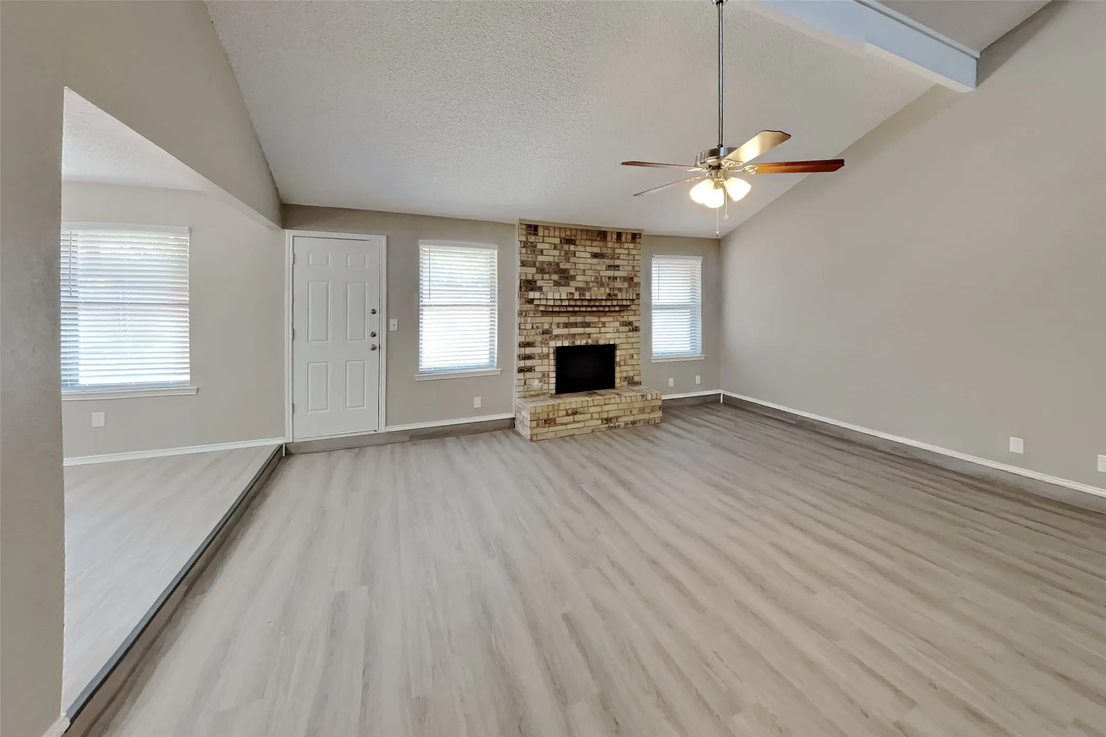 Single Family Residence For Rent in Tarrant County , 1562 Tiffany Forest Lane, Grapevine, Texas 76051, 3 Bedroom, 2 Bathroom, 2 Garage spaces, 1,803 Sqft, built in 1981, mls#21393691, Real Estate Agent in Grapevine, Homes For Rent in Tarrant county, Homes For Rent in Grapevine, Realtor in Grapevine Texas, Real Estate Brokerage Independent Realty Texas, Luminita Cordes Realtor