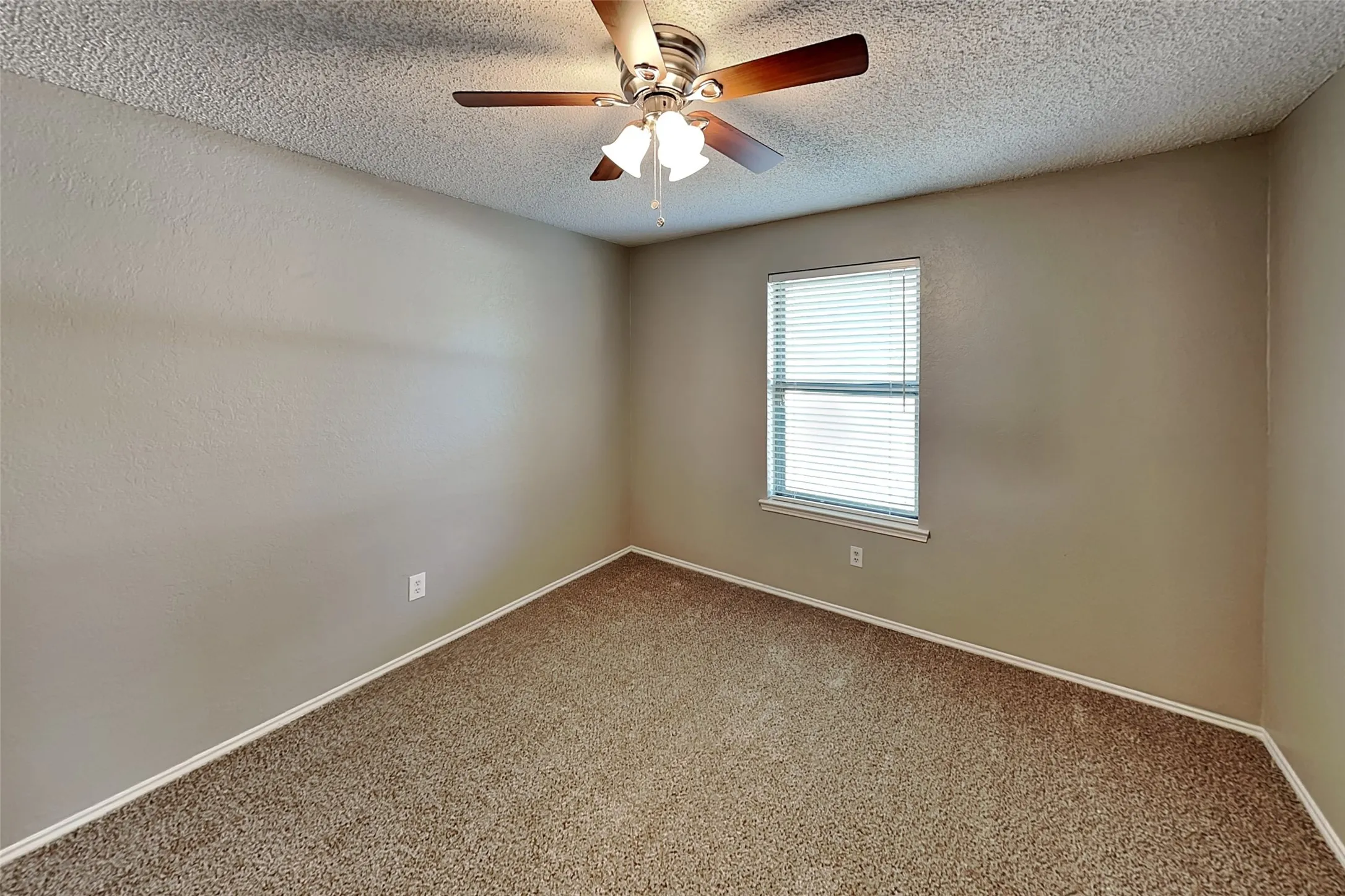 Single Family Residence For Rent in Tarrant County , 1562 Tiffany Forest Lane, Grapevine, Texas 76051, 3 Bedroom, 2 Bathroom, 2 Garage spaces, 1,803 Sqft, built in 1981, mls#21393691, Real Estate Agent in Grapevine, Homes For Rent in Tarrant county, Homes For Rent in Grapevine, Realtor in Grapevine Texas, Real Estate Brokerage Independent Realty Texas, Luminita Cordes Realtor