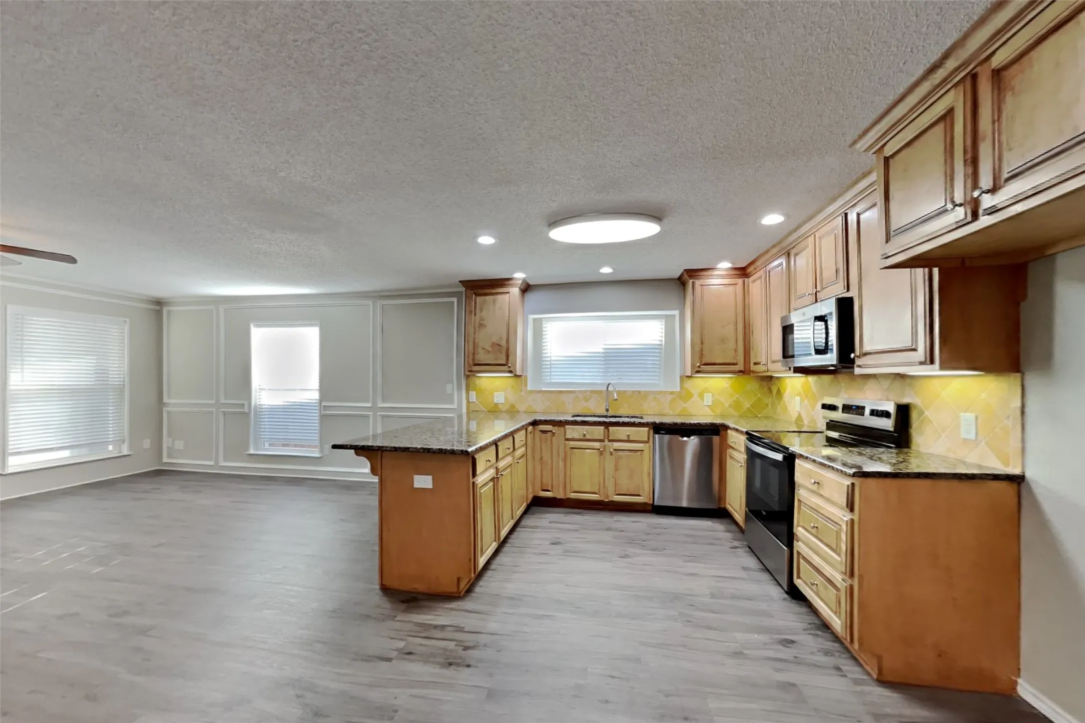 Single Family Residence For Rent in Tarrant County , 4820 Ashton Avenue, Fort Worth, Texas 76137, 3 Bedroom, 2 Bathroom, 2 Garage spaces, 1,864 Sqft, built in 1989, mls#21393692, Real Estate Agent in Fort Worth, Homes For Rent in Tarrant county, Homes For Rent in Fort Worth, Realtor in Fort Worth Texas, Real Estate Brokerage Independent Realty Texas, Luminita Cordes Realtor