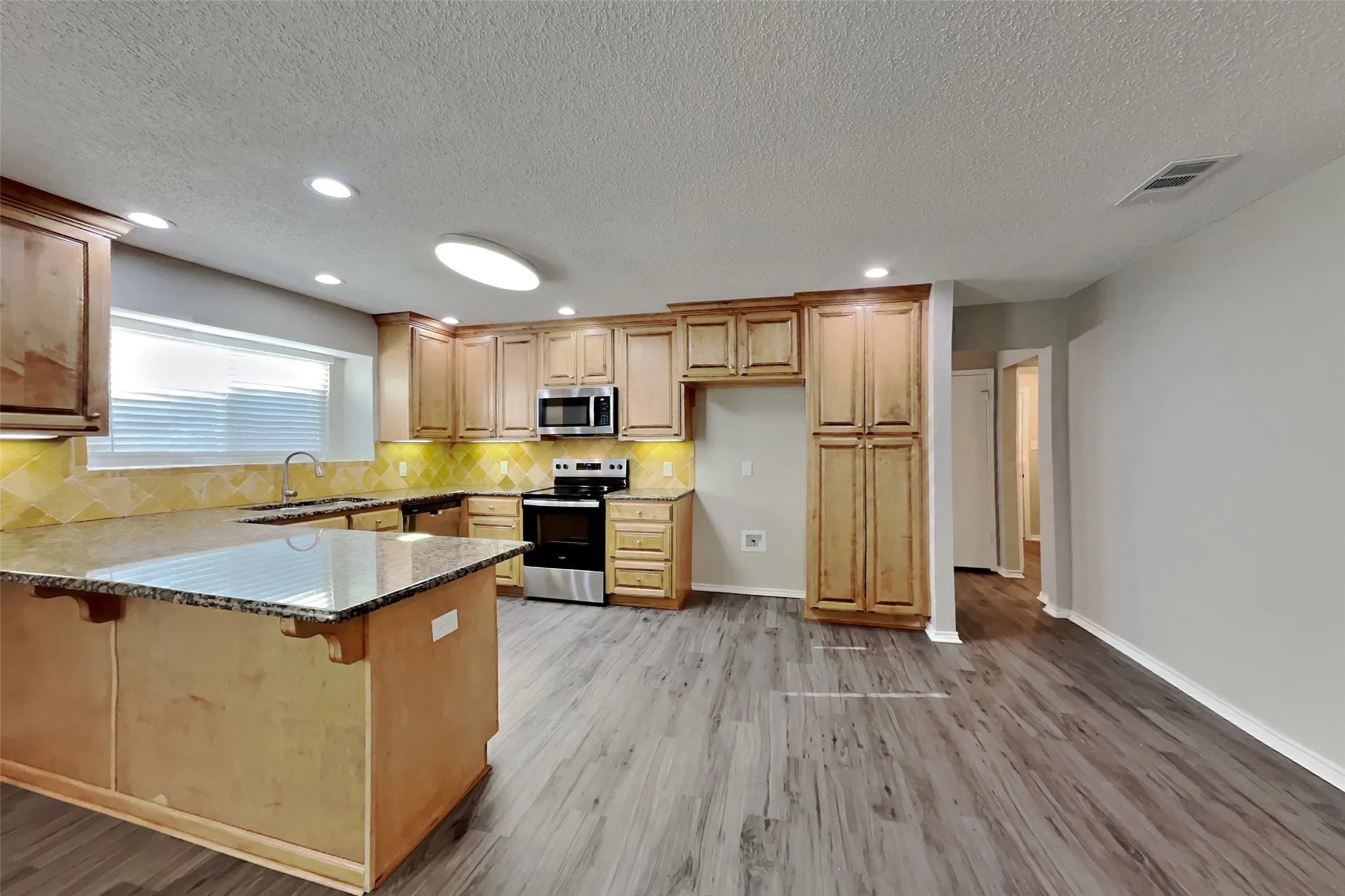 Single Family Residence For Rent in Tarrant County , 4820 Ashton Avenue, Fort Worth, Texas 76137, 3 Bedroom, 2 Bathroom, 2 Garage spaces, 1,864 Sqft, built in 1989, mls#21393692, Real Estate Agent in Fort Worth, Homes For Rent in Tarrant county, Homes For Rent in Fort Worth, Realtor in Fort Worth Texas, Real Estate Brokerage Independent Realty Texas, Luminita Cordes Realtor