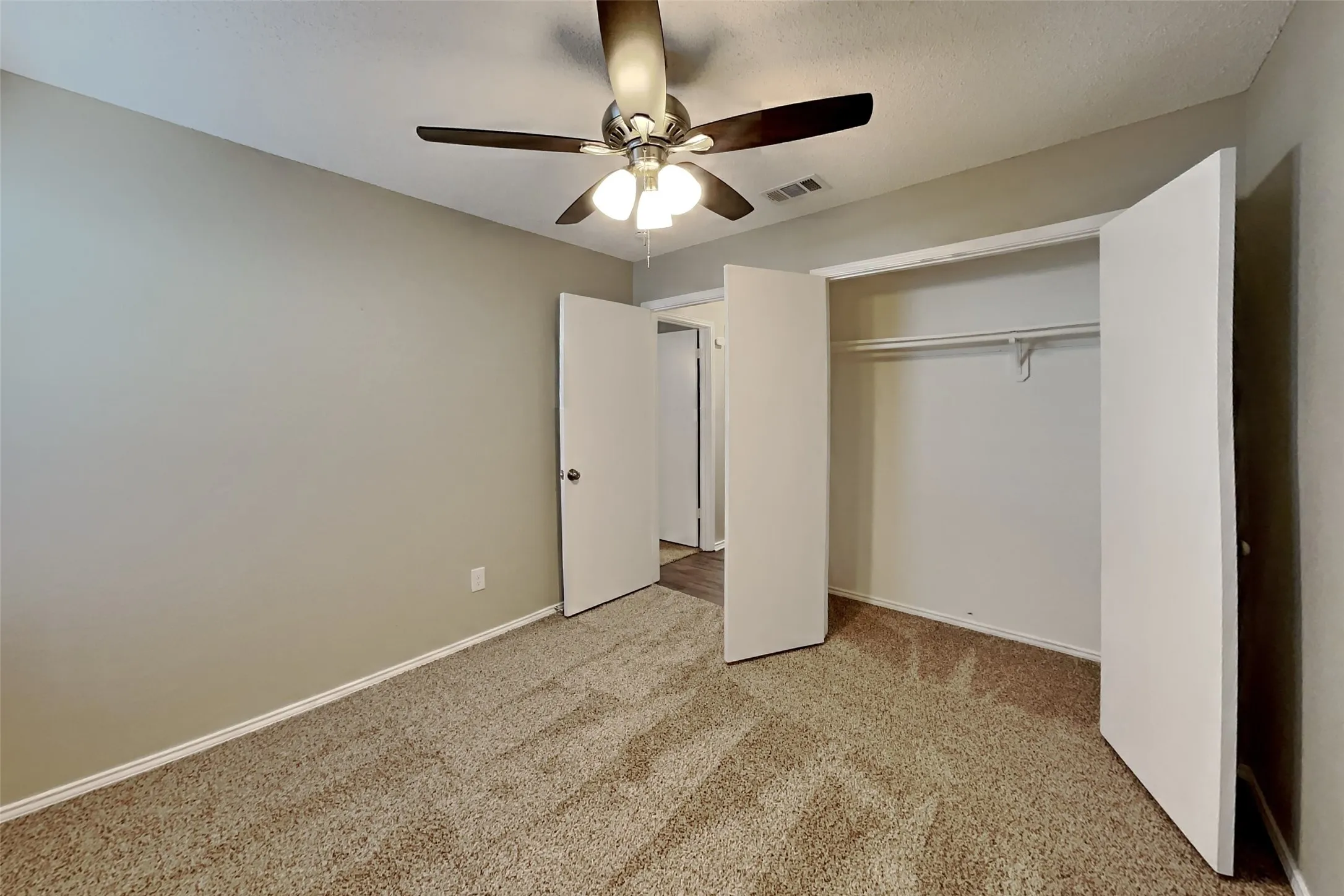 Single Family Residence For Rent in Tarrant County , 4820 Ashton Avenue, Fort Worth, Texas 76137, 3 Bedroom, 2 Bathroom, 2 Garage spaces, 1,864 Sqft, built in 1989, mls#21393692, Real Estate Agent in Fort Worth, Homes For Rent in Tarrant county, Homes For Rent in Fort Worth, Realtor in Fort Worth Texas, Real Estate Brokerage Independent Realty Texas, Luminita Cordes Realtor