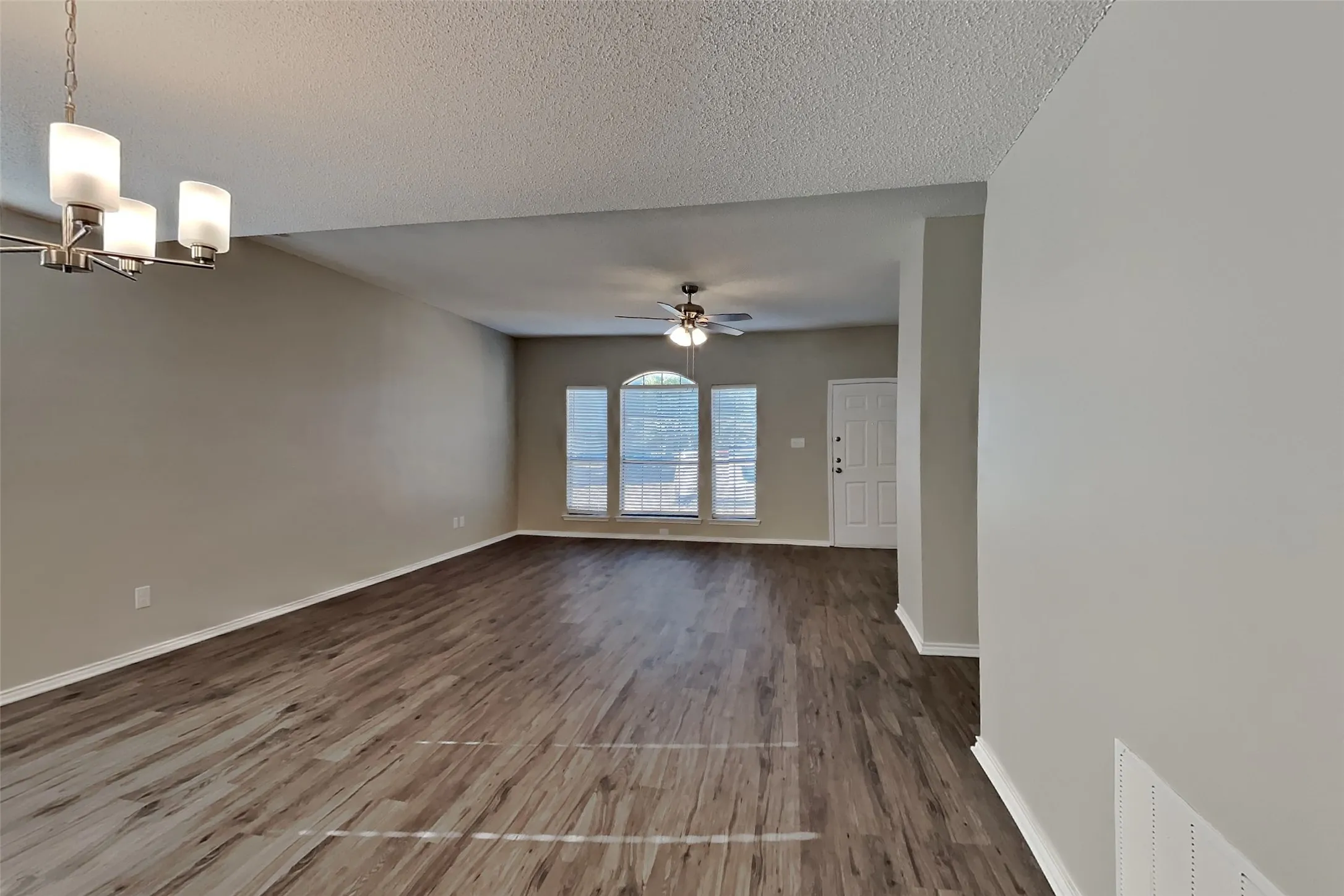 Single Family Residence For Rent in Tarrant County , 4820 Ashton Avenue, Fort Worth, Texas 76137, 3 Bedroom, 2 Bathroom, 2 Garage spaces, 1,864 Sqft, built in 1989, mls#21393692, Real Estate Agent in Fort Worth, Homes For Rent in Tarrant county, Homes For Rent in Fort Worth, Realtor in Fort Worth Texas, Real Estate Brokerage Independent Realty Texas, Luminita Cordes Realtor