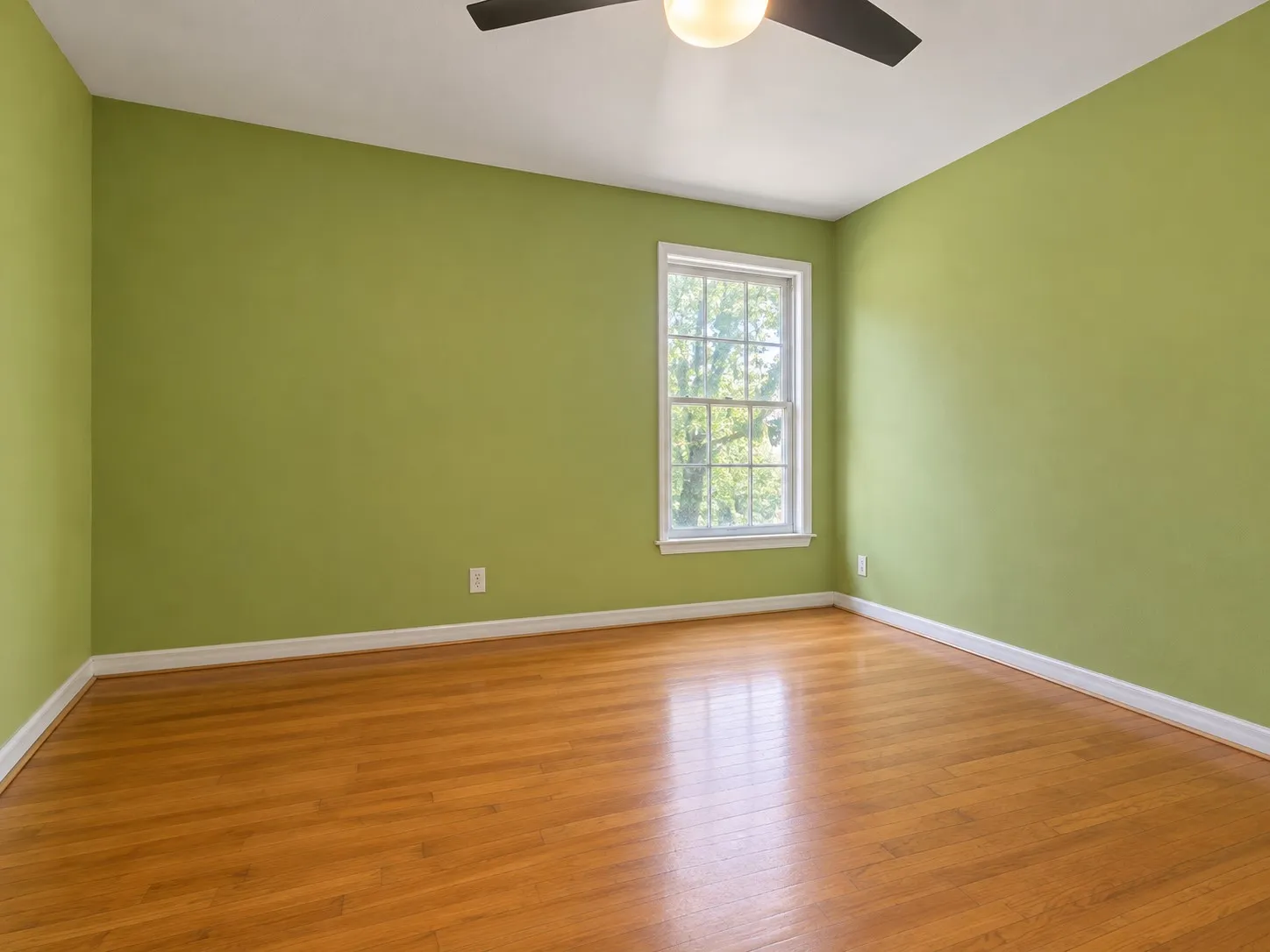 Single Family Residence For Sale in Dallas County , 1727 Whittier Avenue, Dallas, Texas 75218, 2 Bedroom, 2 Bathroom, 1 Garage spaces, 1,410 Sqft, built in 1951, mls#21393693, Real Estate Agent in Dallas, Homes For Sale in Dallas county, Homes For Sale in Dallas, Realtor in Dallas Texas, Real Estate Brokerage Independent Realty Texas, Luminita Cordes Realtor