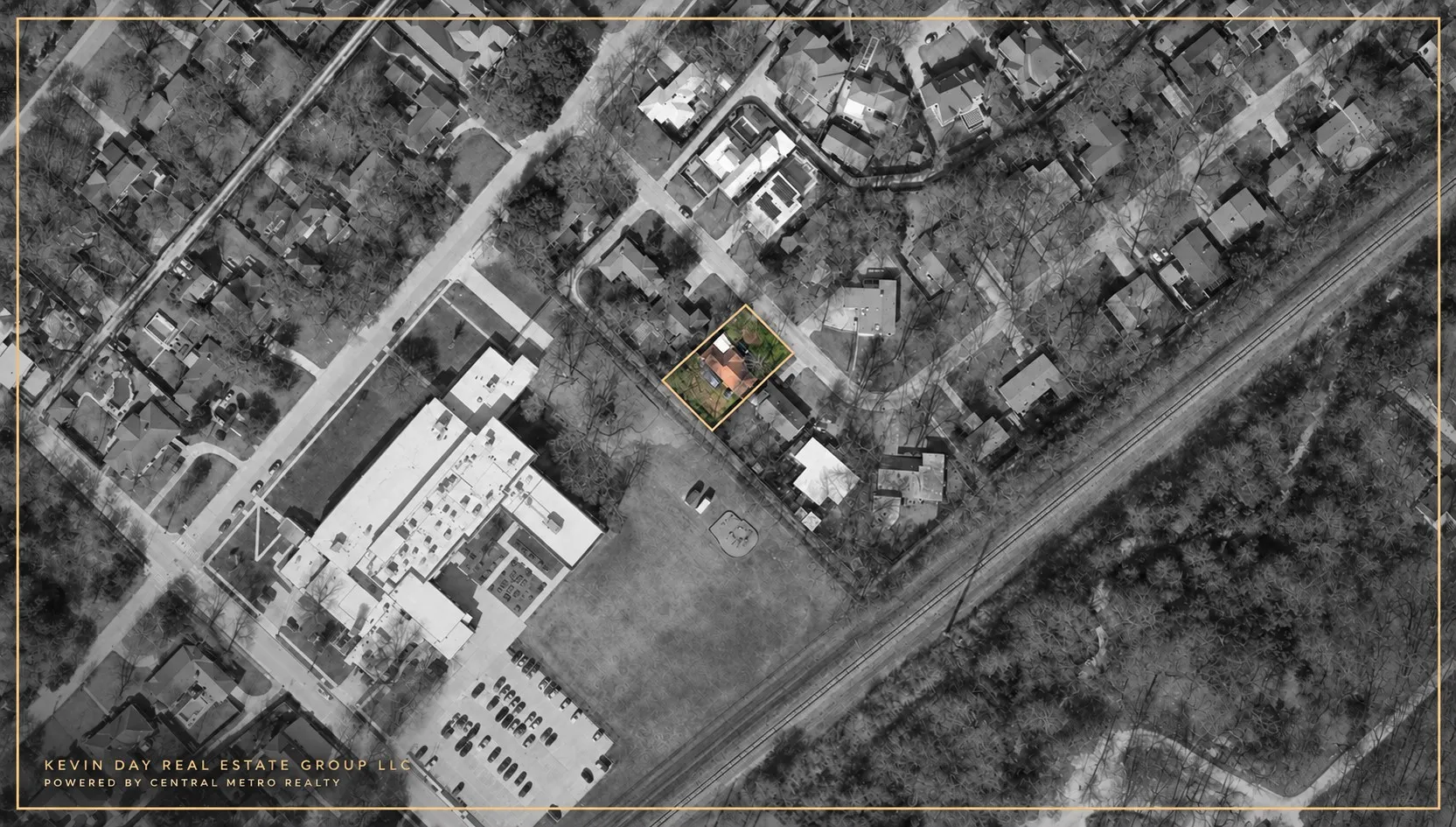 Single Family Residence For Sale in Dallas County , 1727 Whittier Avenue, Dallas, Texas 75218, 2 Bedroom, 2 Bathroom, 1 Garage spaces, 1,410 Sqft, built in 1951, mls#21393693, Real Estate Agent in Dallas, Homes For Sale in Dallas county, Homes For Sale in Dallas, Realtor in Dallas Texas, Real Estate Brokerage Independent Realty Texas, Luminita Cordes Realtor