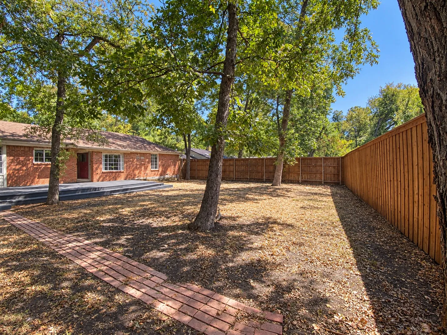 Single Family Residence For Sale in Dallas County , 1727 Whittier Avenue, Dallas, Texas 75218, 2 Bedroom, 2 Bathroom, 1 Garage spaces, 1,410 Sqft, built in 1951, mls#21393693, Real Estate Agent in Dallas, Homes For Sale in Dallas county, Homes For Sale in Dallas, Realtor in Dallas Texas, Real Estate Brokerage Independent Realty Texas, Luminita Cordes Realtor