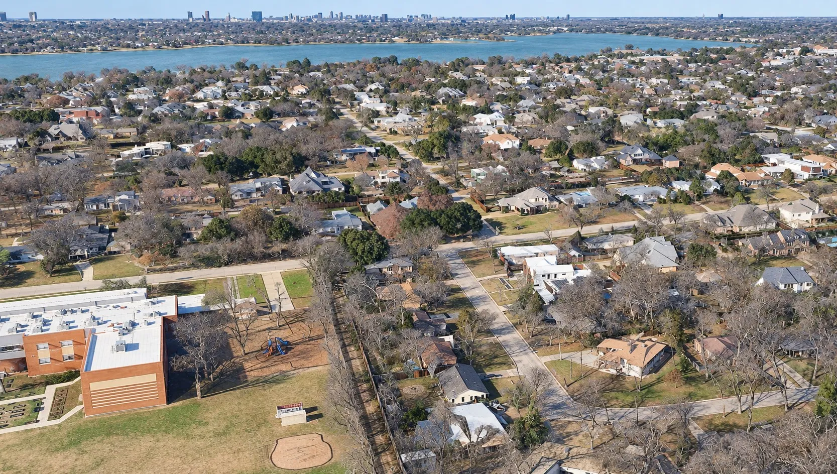 Single Family Residence For Sale in Dallas County , 1727 Whittier Avenue, Dallas, Texas 75218, 2 Bedroom, 2 Bathroom, 1 Garage spaces, 1,410 Sqft, built in 1951, mls#21393693, Real Estate Agent in Dallas, Homes For Sale in Dallas county, Homes For Sale in Dallas, Realtor in Dallas Texas, Real Estate Brokerage Independent Realty Texas, Luminita Cordes Realtor