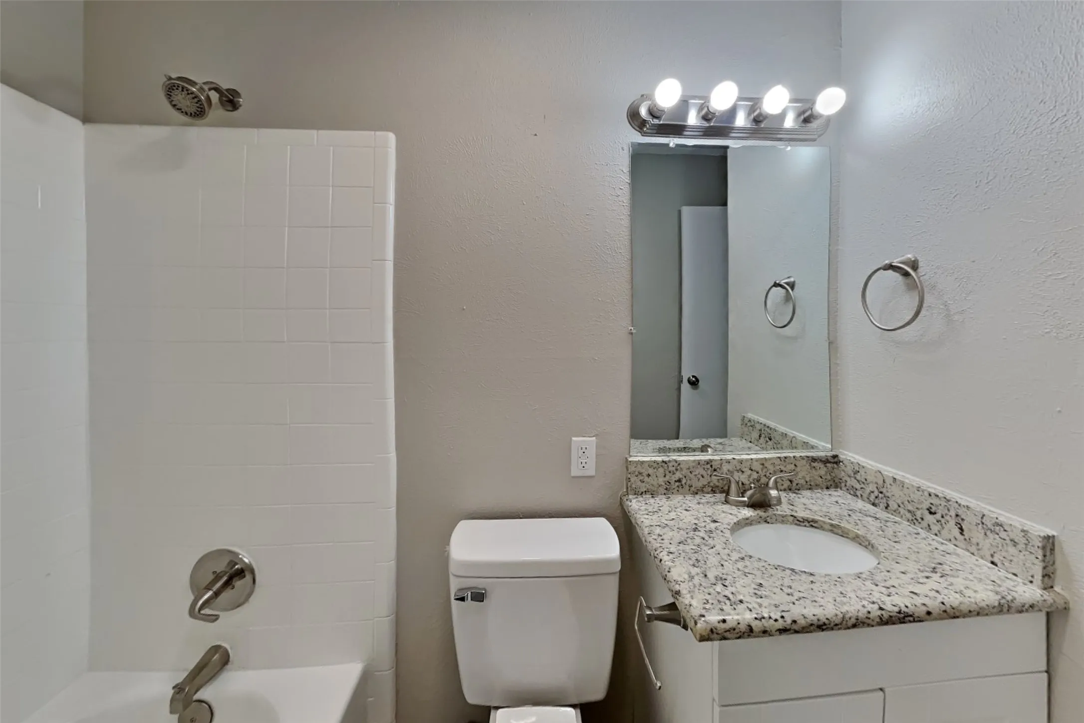 Single Family Residence For Rent in Tarrant County , 621 Meadowview Drive, Mansfield, Texas 76063, 3 Bedroom, 2 Bathroom, 2 Garage spaces, 1,335 Sqft, built in 1979, mls#21393697, Real Estate Agent in Mansfield, Homes For Rent in Tarrant county, Homes For Rent in Mansfield, Realtor in Mansfield Texas, Real Estate Brokerage Independent Realty Texas, Luminita Cordes Realtor
