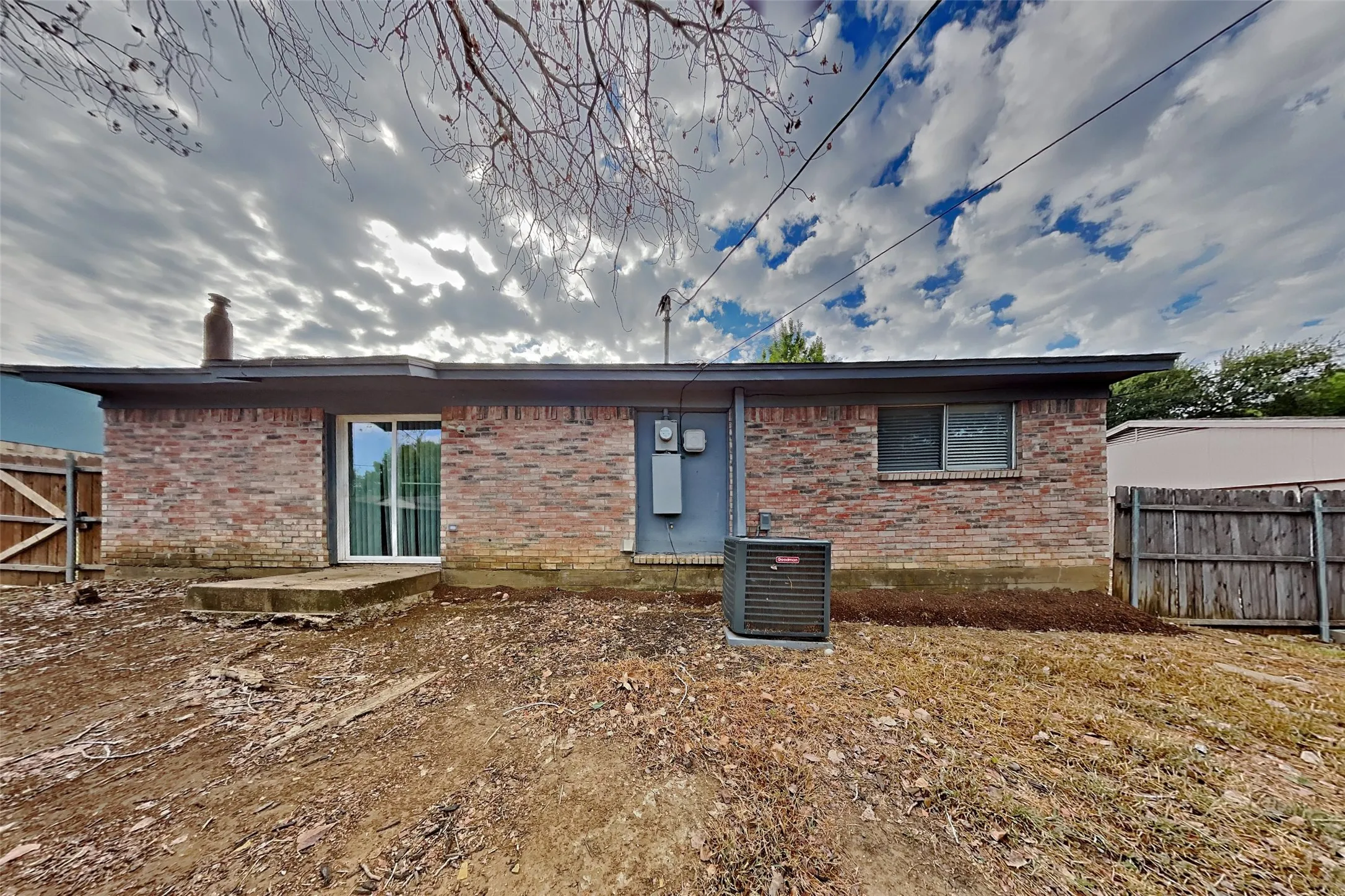 Single Family Residence For Rent in Tarrant County , 621 Meadowview Drive, Mansfield, Texas 76063, 3 Bedroom, 2 Bathroom, 2 Garage spaces, 1,335 Sqft, built in 1979, mls#21393697, Real Estate Agent in Mansfield, Homes For Rent in Tarrant county, Homes For Rent in Mansfield, Realtor in Mansfield Texas, Real Estate Brokerage Independent Realty Texas, Luminita Cordes Realtor