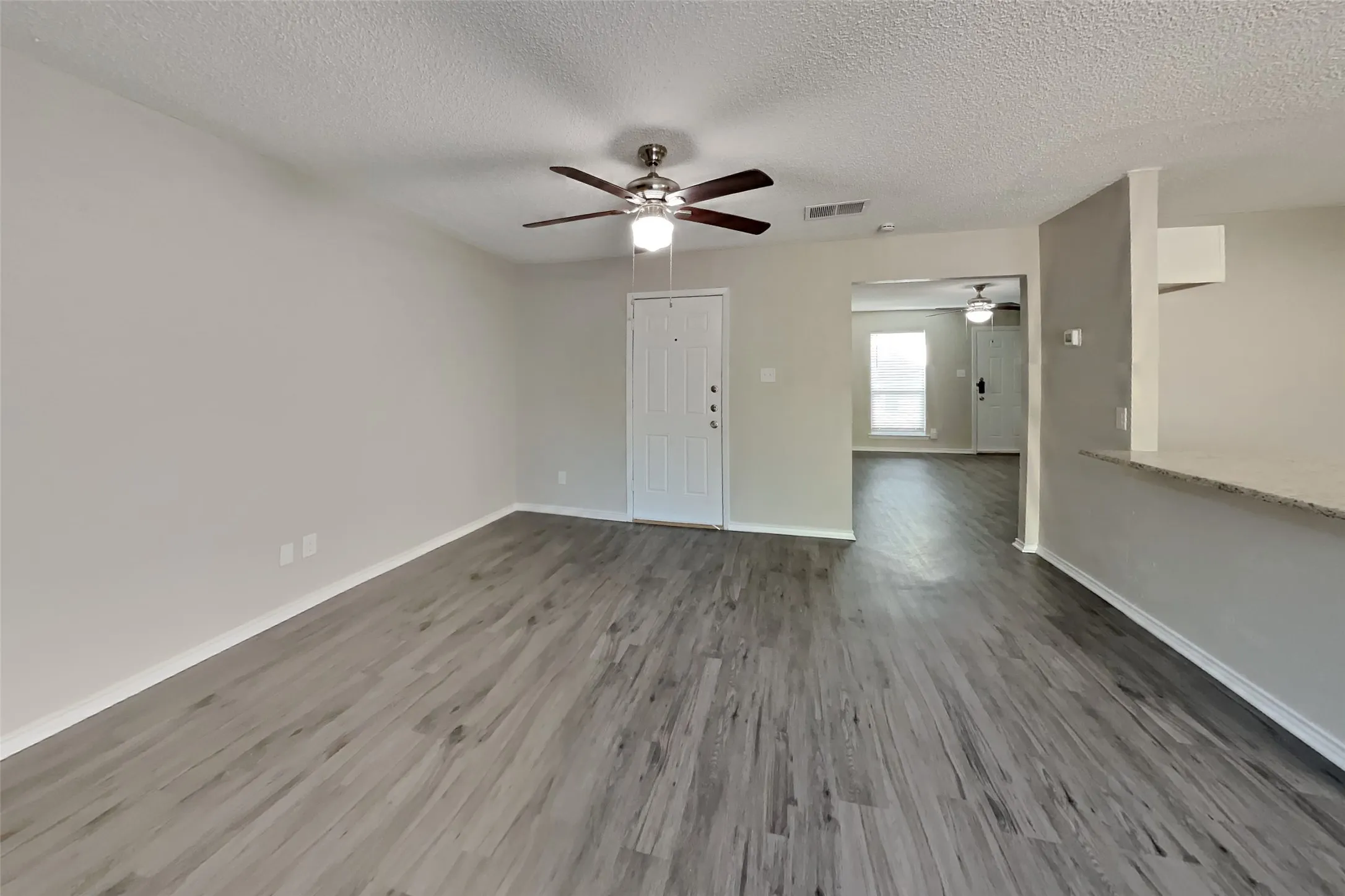 Single Family Residence For Rent in Tarrant County , 621 Meadowview Drive, Mansfield, Texas 76063, 3 Bedroom, 2 Bathroom, 2 Garage spaces, 1,335 Sqft, built in 1979, mls#21393697, Real Estate Agent in Mansfield, Homes For Rent in Tarrant county, Homes For Rent in Mansfield, Realtor in Mansfield Texas, Real Estate Brokerage Independent Realty Texas, Luminita Cordes Realtor