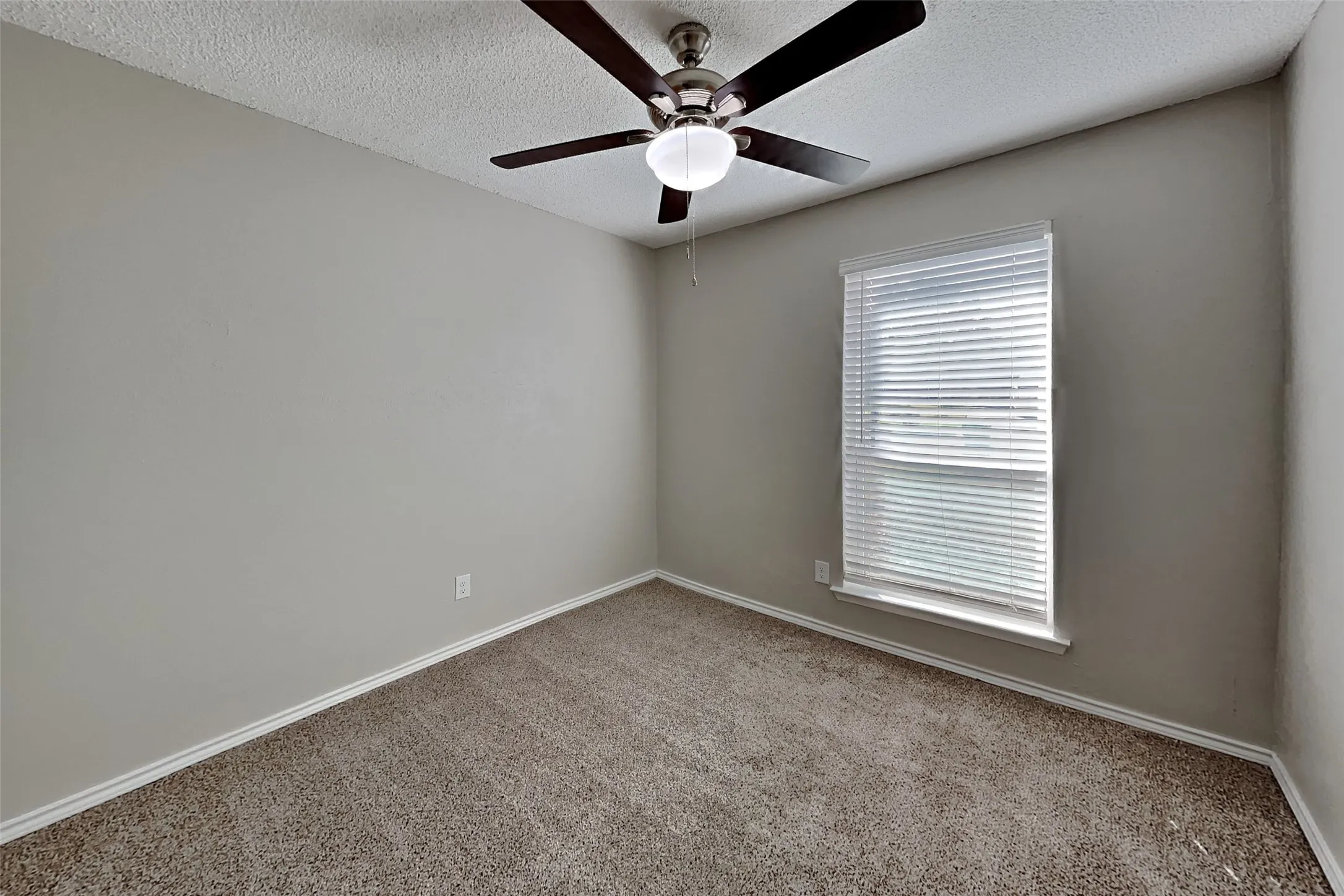 Single Family Residence For Rent in Tarrant County , 621 Meadowview Drive, Mansfield, Texas 76063, 3 Bedroom, 2 Bathroom, 2 Garage spaces, 1,335 Sqft, built in 1979, mls#21393697, Real Estate Agent in Mansfield, Homes For Rent in Tarrant county, Homes For Rent in Mansfield, Realtor in Mansfield Texas, Real Estate Brokerage Independent Realty Texas, Luminita Cordes Realtor