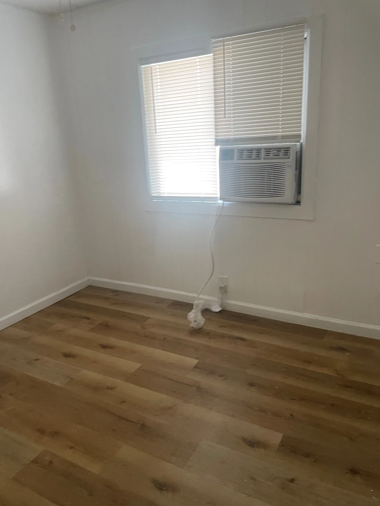 Mobile Home For Rent in Collin County , 1399 Genoveva Lane, Anna, Texas 75409, 3 Bedroom, 2 Bathroom, Garage spaces, 988 Sqft, built in 1981, mls#21392807, Real Estate Agent in Anna, Homes For Rent in Collin county, Homes For Rent in Anna, Realtor in Anna Texas, Real Estate Brokerage Independent Realty Texas, Luminita Cordes Realtor