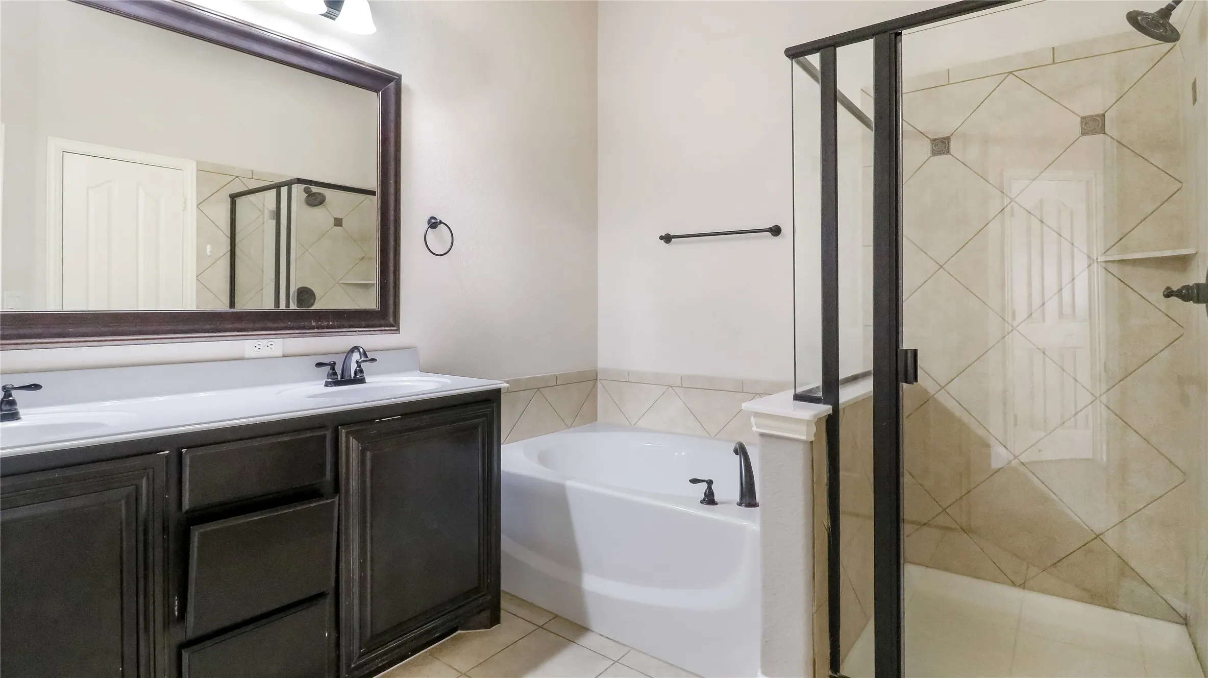 Single Family Residence For Sale in Denton County , 1208 Ponderosa Drive, Aubrey, Texas 76227, 4 Bedroom, 3 Bathroom, 2 Garage spaces, 2,464 Sqft, built in 2013, mls#21393701, Real Estate Agent in Aubrey, Homes For Sale in Denton county, Homes For Sale in Aubrey, Realtor in Aubrey Texas, Real Estate Brokerage Independent Realty Texas, Luminita Cordes Realtor
