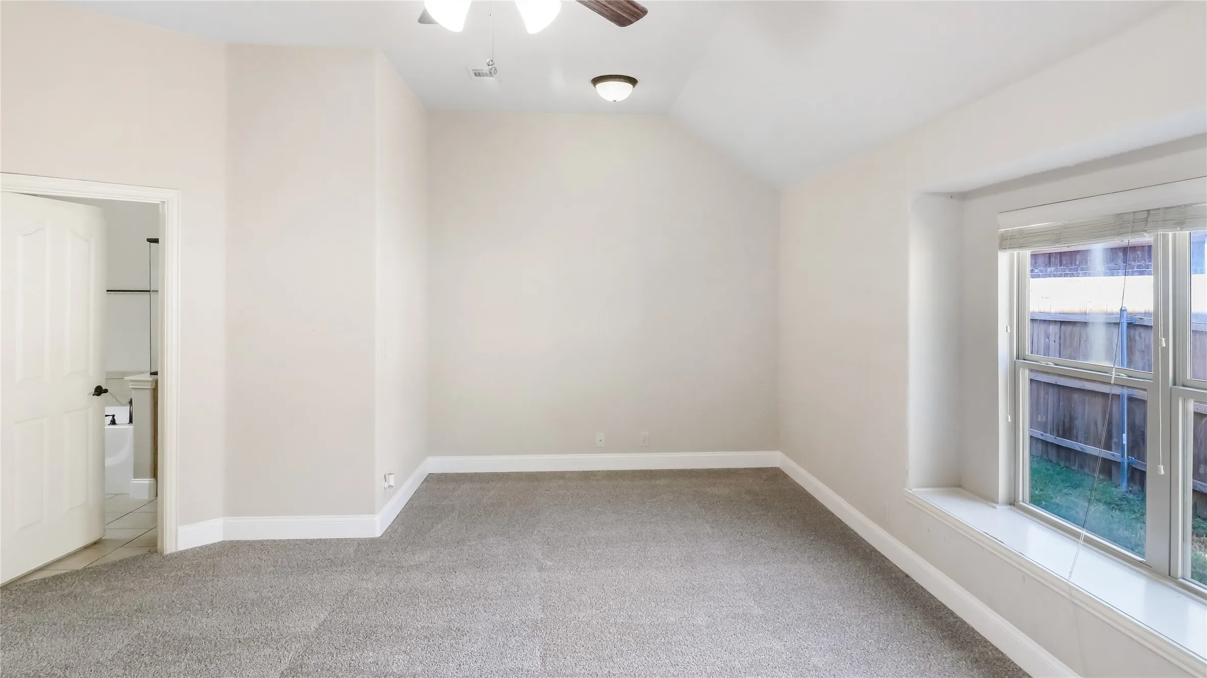 Single Family Residence For Sale in Denton County , 1208 Ponderosa Drive, Aubrey, Texas 76227, 4 Bedroom, 3 Bathroom, 2 Garage spaces, 2,464 Sqft, built in 2013, mls#21393701, Real Estate Agent in Aubrey, Homes For Sale in Denton county, Homes For Sale in Aubrey, Realtor in Aubrey Texas, Real Estate Brokerage Independent Realty Texas, Luminita Cordes Realtor