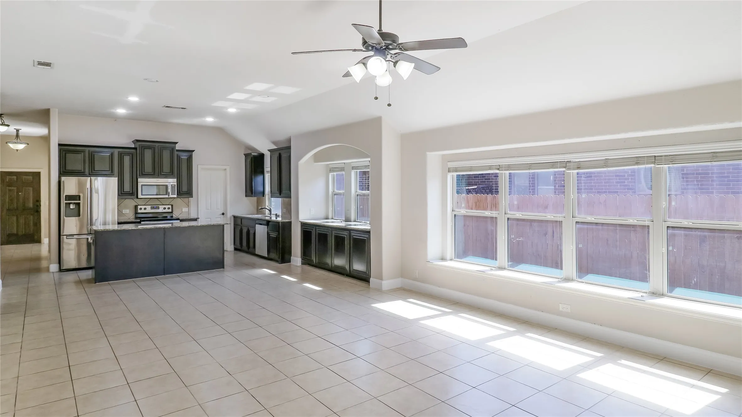 Single Family Residence For Sale in Denton County , 1208 Ponderosa Drive, Aubrey, Texas 76227, 4 Bedroom, 3 Bathroom, 2 Garage spaces, 2,464 Sqft, built in 2013, mls#21393701, Real Estate Agent in Aubrey, Homes For Sale in Denton county, Homes For Sale in Aubrey, Realtor in Aubrey Texas, Real Estate Brokerage Independent Realty Texas, Luminita Cordes Realtor
