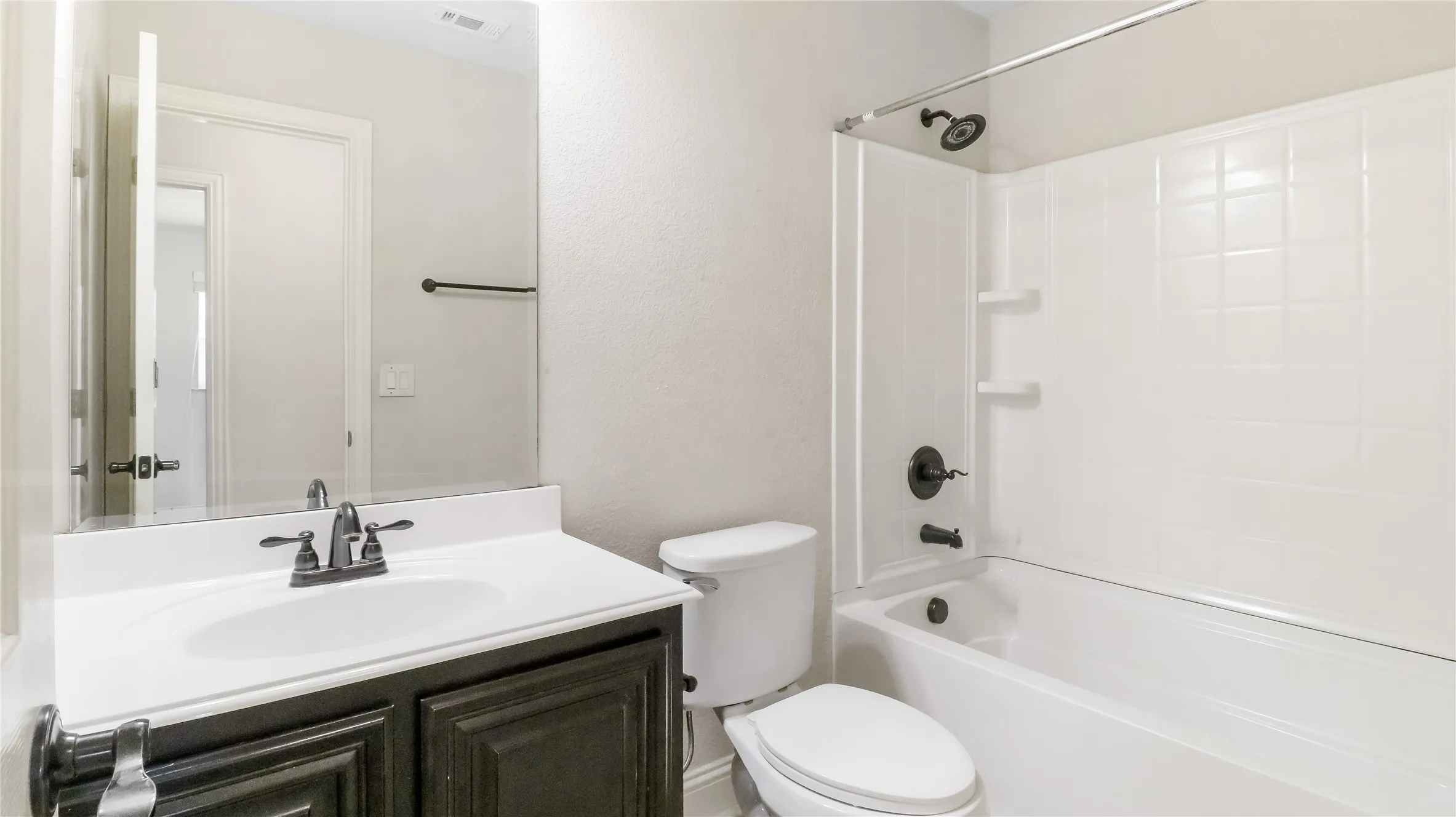 Single Family Residence For Sale in Denton County , 1208 Ponderosa Drive, Aubrey, Texas 76227, 4 Bedroom, 3 Bathroom, 2 Garage spaces, 2,464 Sqft, built in 2013, mls#21393701, Real Estate Agent in Aubrey, Homes For Sale in Denton county, Homes For Sale in Aubrey, Realtor in Aubrey Texas, Real Estate Brokerage Independent Realty Texas, Luminita Cordes Realtor