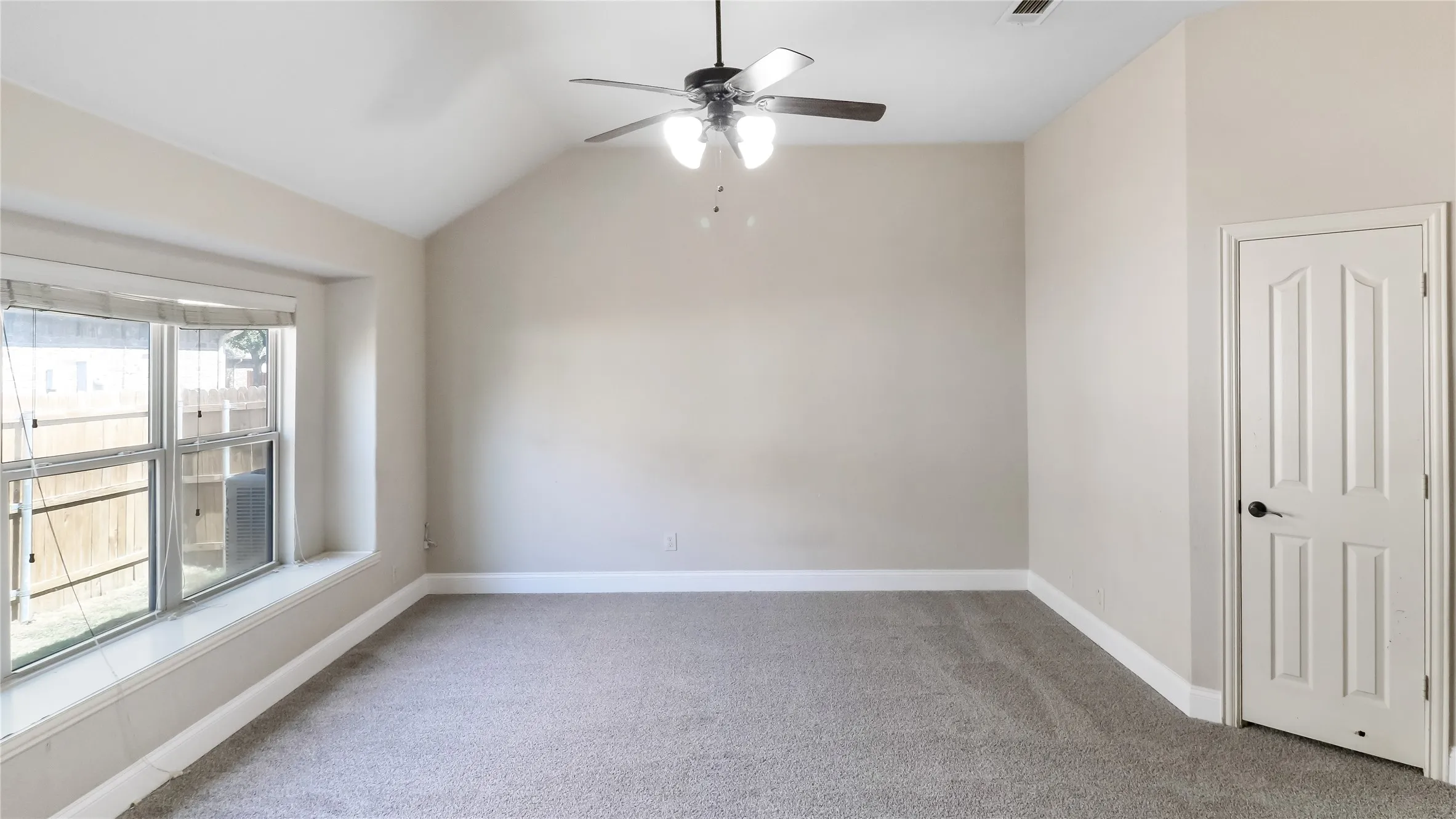 Single Family Residence For Sale in Denton County , 1208 Ponderosa Drive, Aubrey, Texas 76227, 4 Bedroom, 3 Bathroom, 2 Garage spaces, 2,464 Sqft, built in 2013, mls#21393701, Real Estate Agent in Aubrey, Homes For Sale in Denton county, Homes For Sale in Aubrey, Realtor in Aubrey Texas, Real Estate Brokerage Independent Realty Texas, Luminita Cordes Realtor