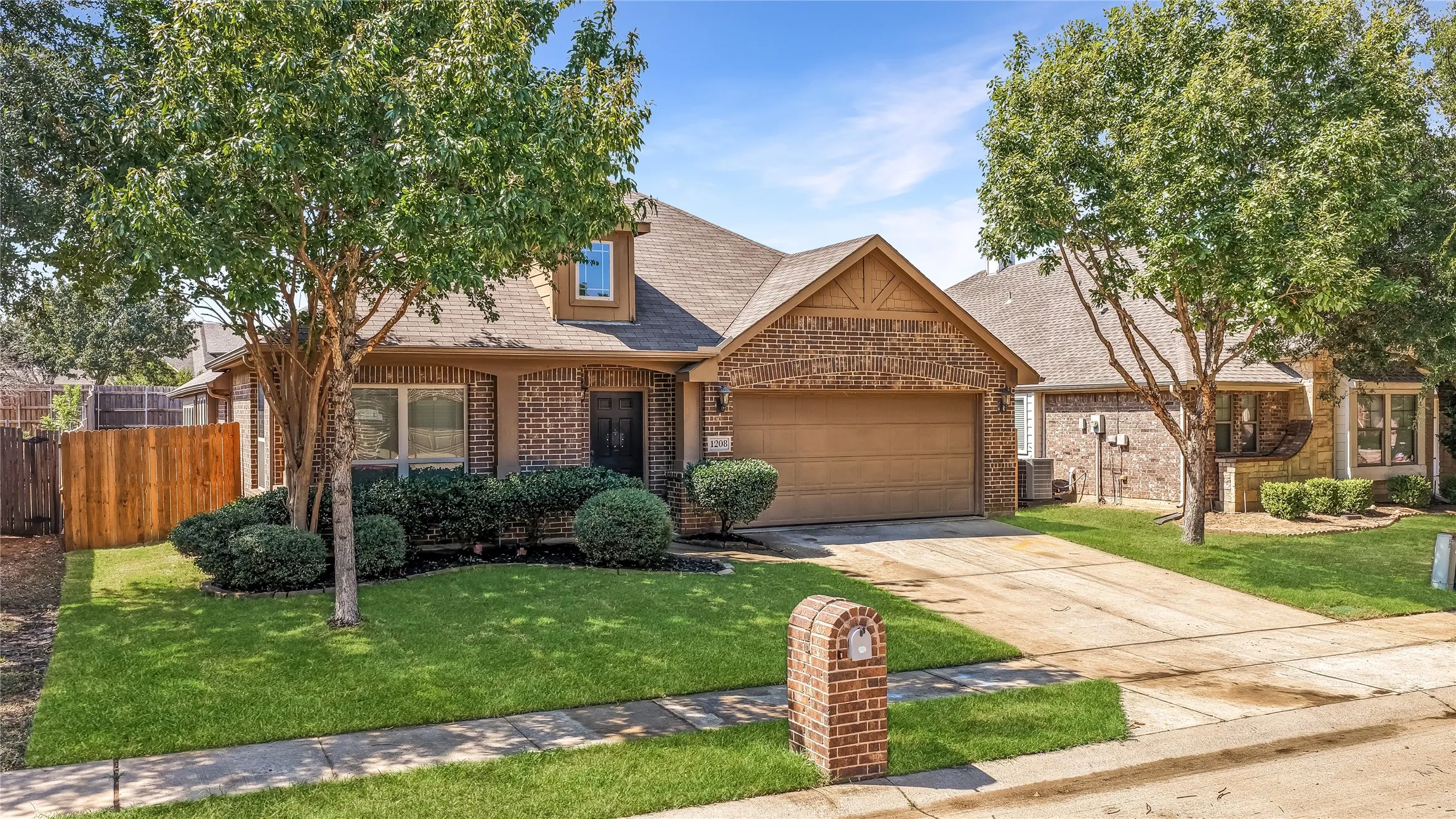Single Family Residence For Sale in Denton County , 1208 Ponderosa Drive, Aubrey, Texas 76227, 4 Bedroom, 3 Bathroom, 2 Garage spaces, 2,464 Sqft, built in 2013, mls#21393701, Real Estate Agent in Aubrey, Homes For Sale in Denton county, Homes For Sale in Aubrey, Realtor in Aubrey Texas, Real Estate Brokerage Independent Realty Texas, Luminita Cordes Realtor