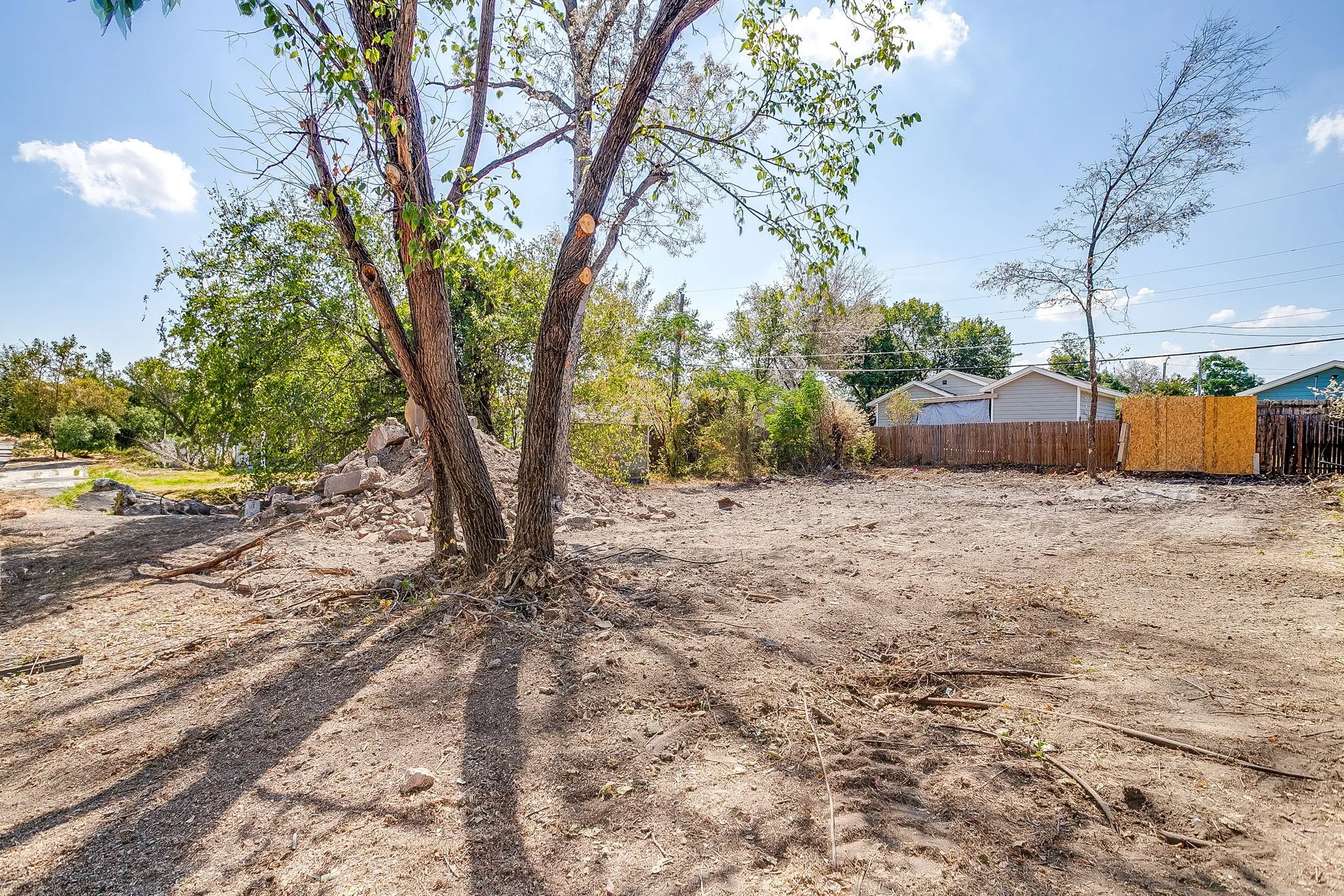 Unimproved Land For Sale in Tarrant County , 922 E Oleander Street, Fort Worth, Texas 76104, 0, 0, Garage spaces, 0 Sqft, built in 0, mls#21393704, Real Estate Agent in Fort Worth, Homes For Sale in Tarrant county, Homes For Sale in Fort Worth, Realtor in Fort Worth Texas, Real Estate Brokerage Independent Realty Texas, Luminita Cordes Realtor