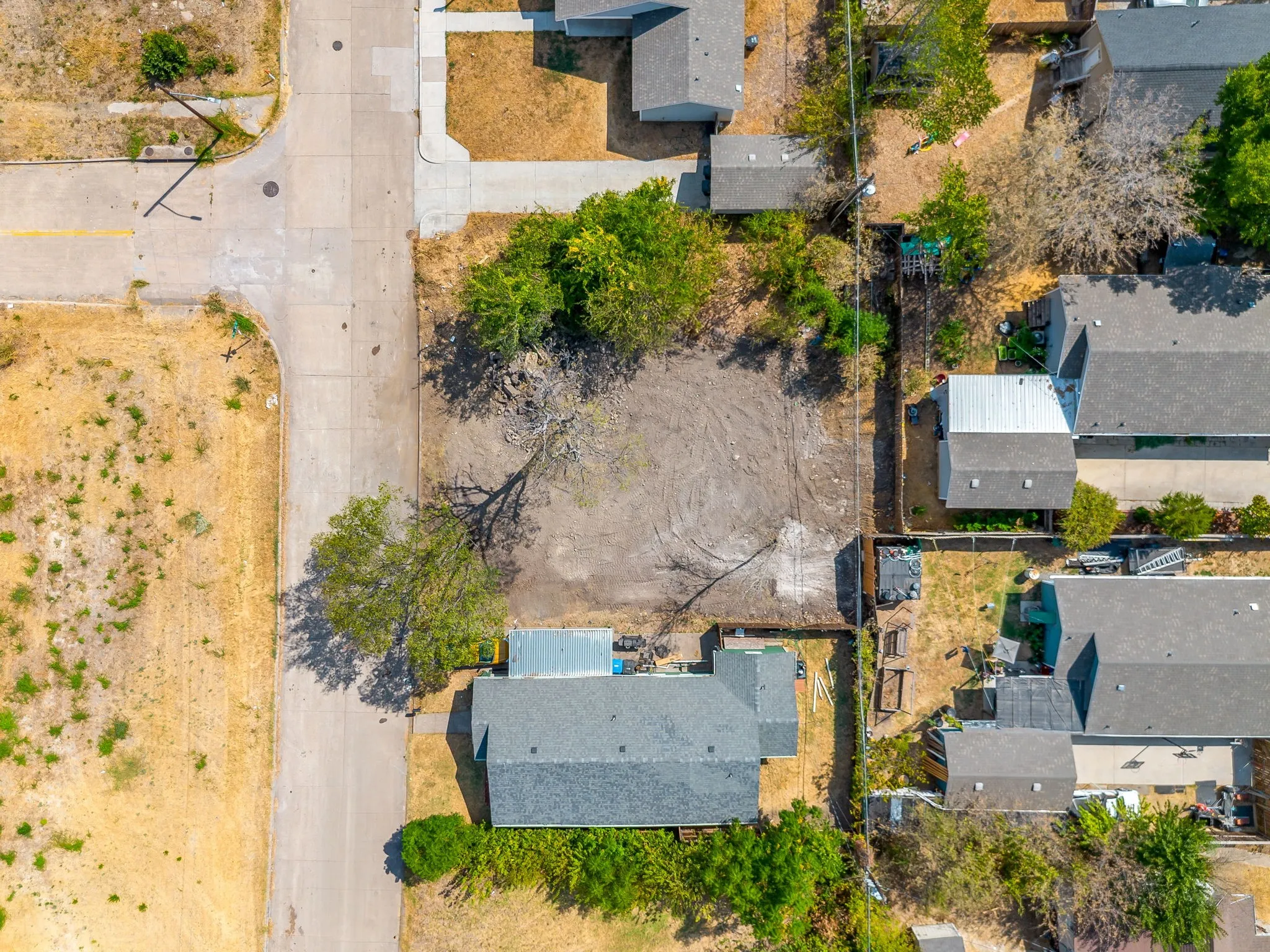 Unimproved Land For Sale in Tarrant County , 922 E Oleander Street, Fort Worth, Texas 76104, 0, 0, Garage spaces, 0 Sqft, built in 0, mls#21393704, Real Estate Agent in Fort Worth, Homes For Sale in Tarrant county, Homes For Sale in Fort Worth, Realtor in Fort Worth Texas, Real Estate Brokerage Independent Realty Texas, Luminita Cordes Realtor