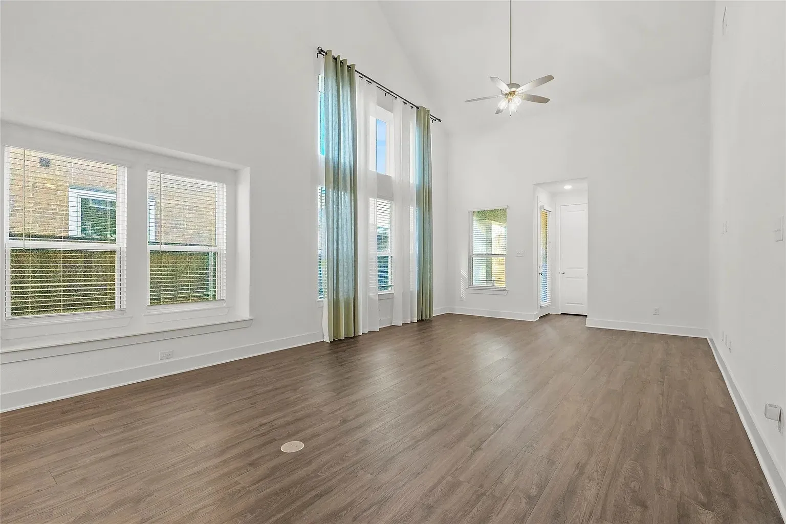 Single Family Residence For Sale in Collin County , 8224 Legacy Trail, Mc Kinney, Texas 75071, 4 Bedroom, 3 Bathroom, 2 Garage spaces, 2,297 Sqft, built in 2023, mls#21392717, Real Estate Agent in Mc Kinney, Homes For Sale in Collin county, Homes For Sale in Mc Kinney, Realtor in Mc Kinney Texas, Real Estate Brokerage Independent Realty Texas, Luminita Cordes Realtor