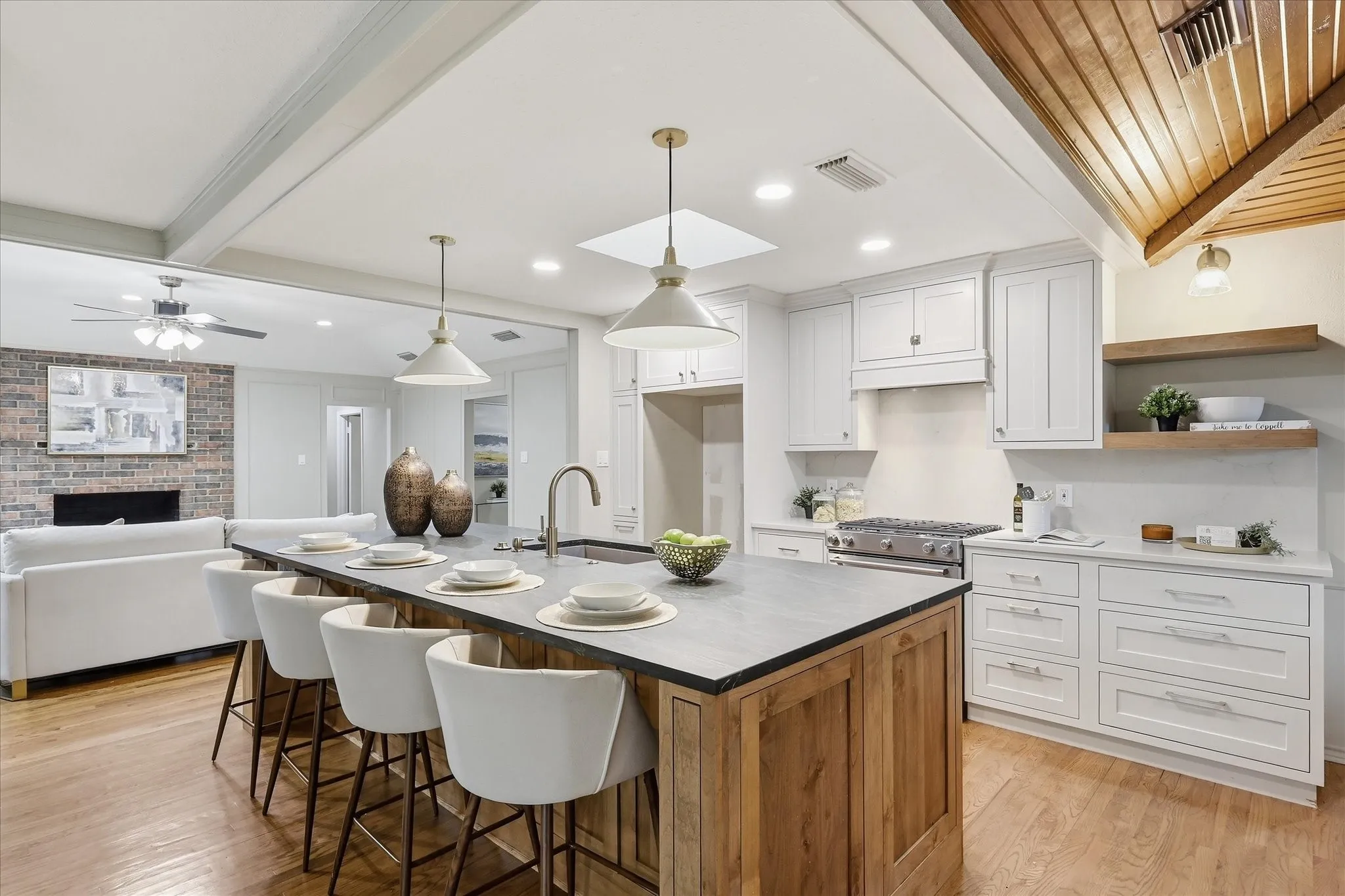 Any Chef will Love to Call this Kitchen "home" with Gas Cooktop
