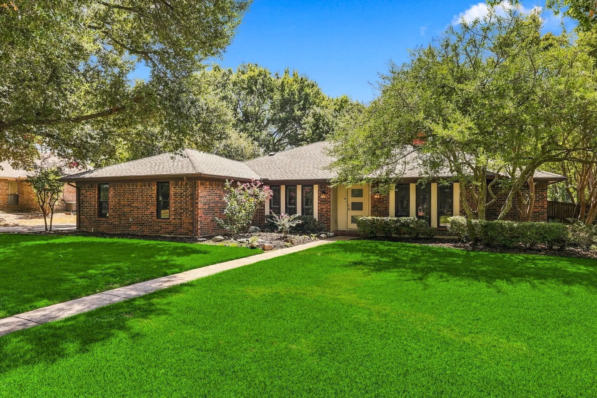 Welcome to 541 Briarglen Drive