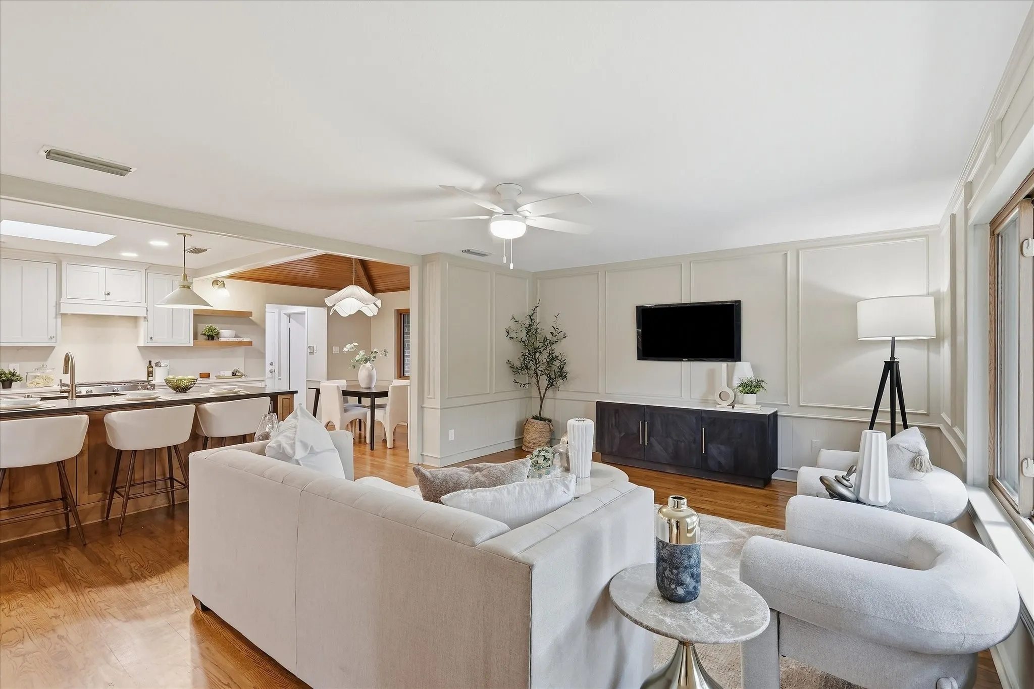 Cozy Place for the Family to Enjoy off Island Kitchen