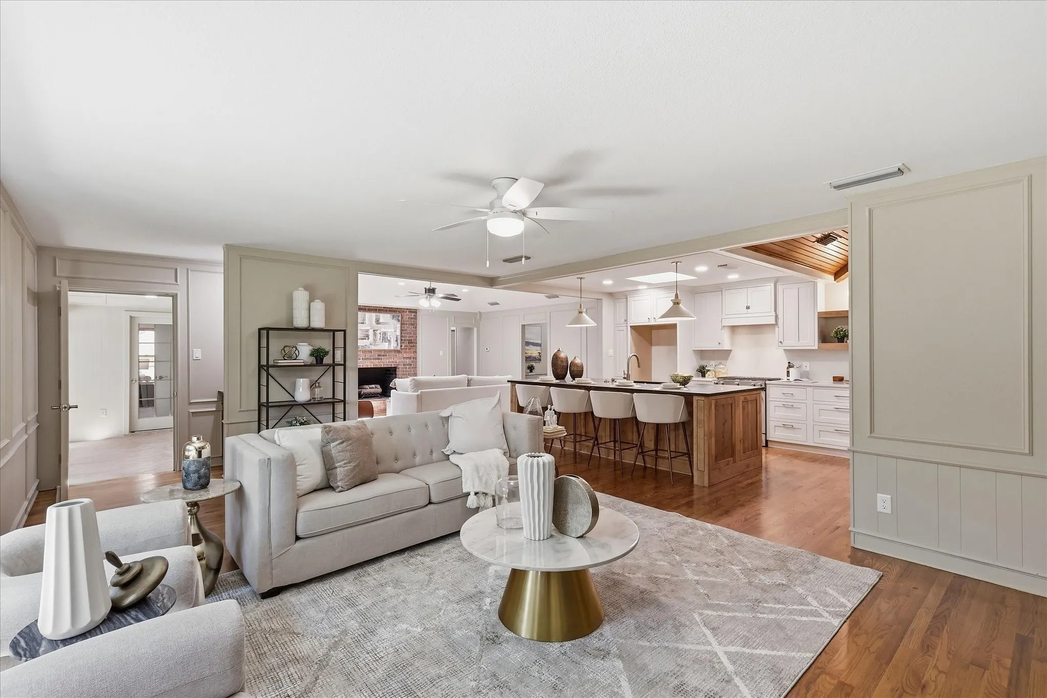 Great House to Entertain this Holiday Season