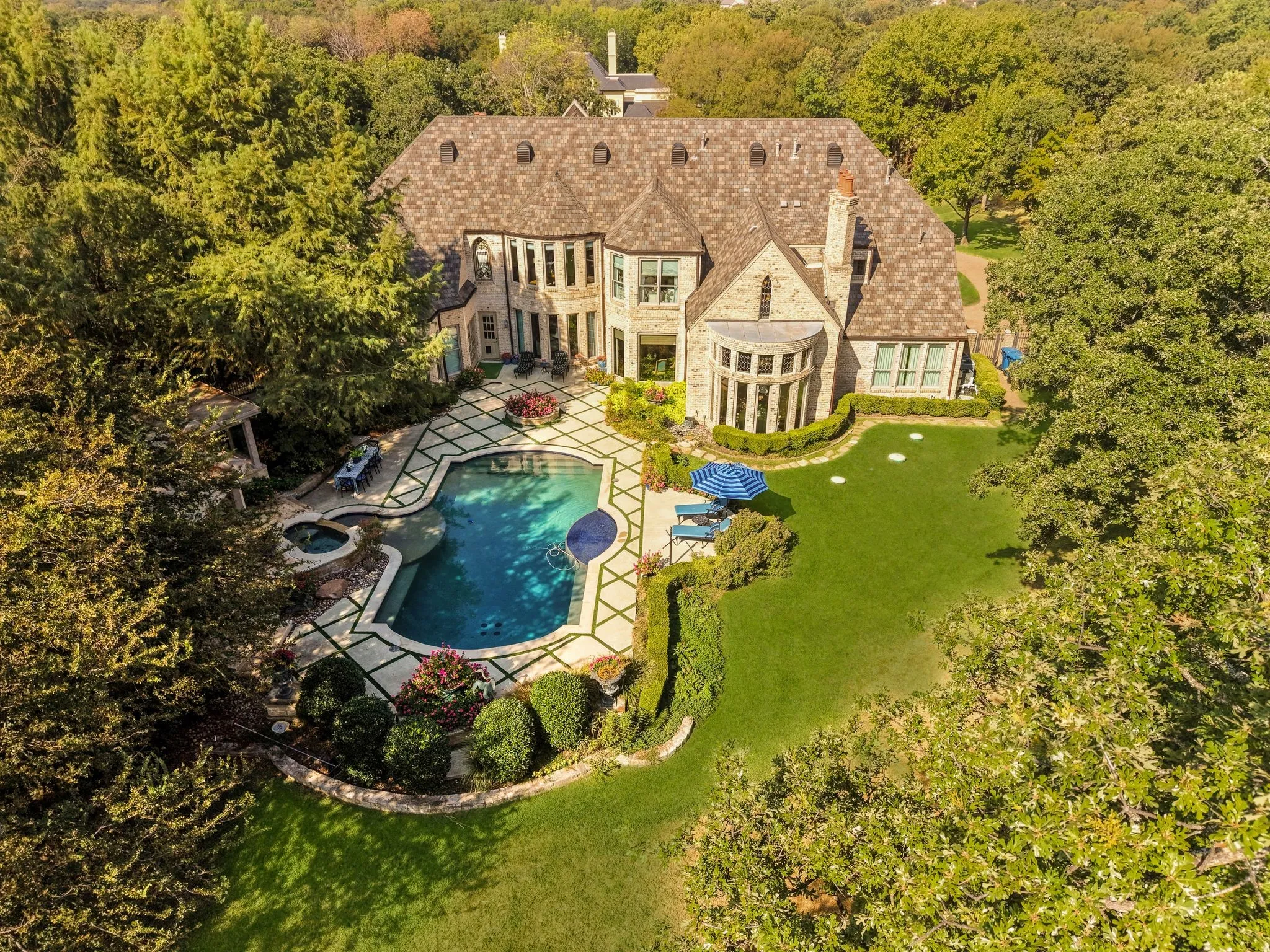 Single Family Residence For Sale in Denton County , 4508 Tour 18 Drive, Flower Mound, Texas 75022, 4 Bedroom, 6 Bathroom, 3 Garage spaces, 6,846 Sqft, built in 1995, mls#21390113, Real Estate Agent in Flower Mound, Homes For Sale in Denton county, Homes For Sale in Flower Mound, Realtor in Flower Mound Texas, Real Estate Brokerage Independent Realty Texas, Luminita Cordes Realtor