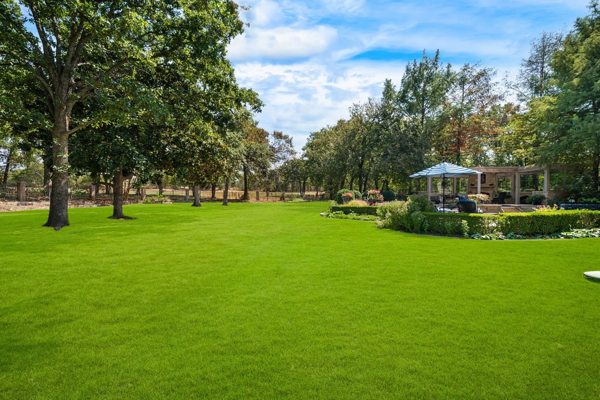 Single Family Residence For Sale in Denton County , 4508 Tour 18 Drive, Flower Mound, Texas 75022, 4 Bedroom, 6 Bathroom, 3 Garage spaces, 6,846 Sqft, built in 1995, mls#21390113, Real Estate Agent in Flower Mound, Homes For Sale in Denton county, Homes For Sale in Flower Mound, Realtor in Flower Mound Texas, Real Estate Brokerage Independent Realty Texas, Luminita Cordes Realtor
