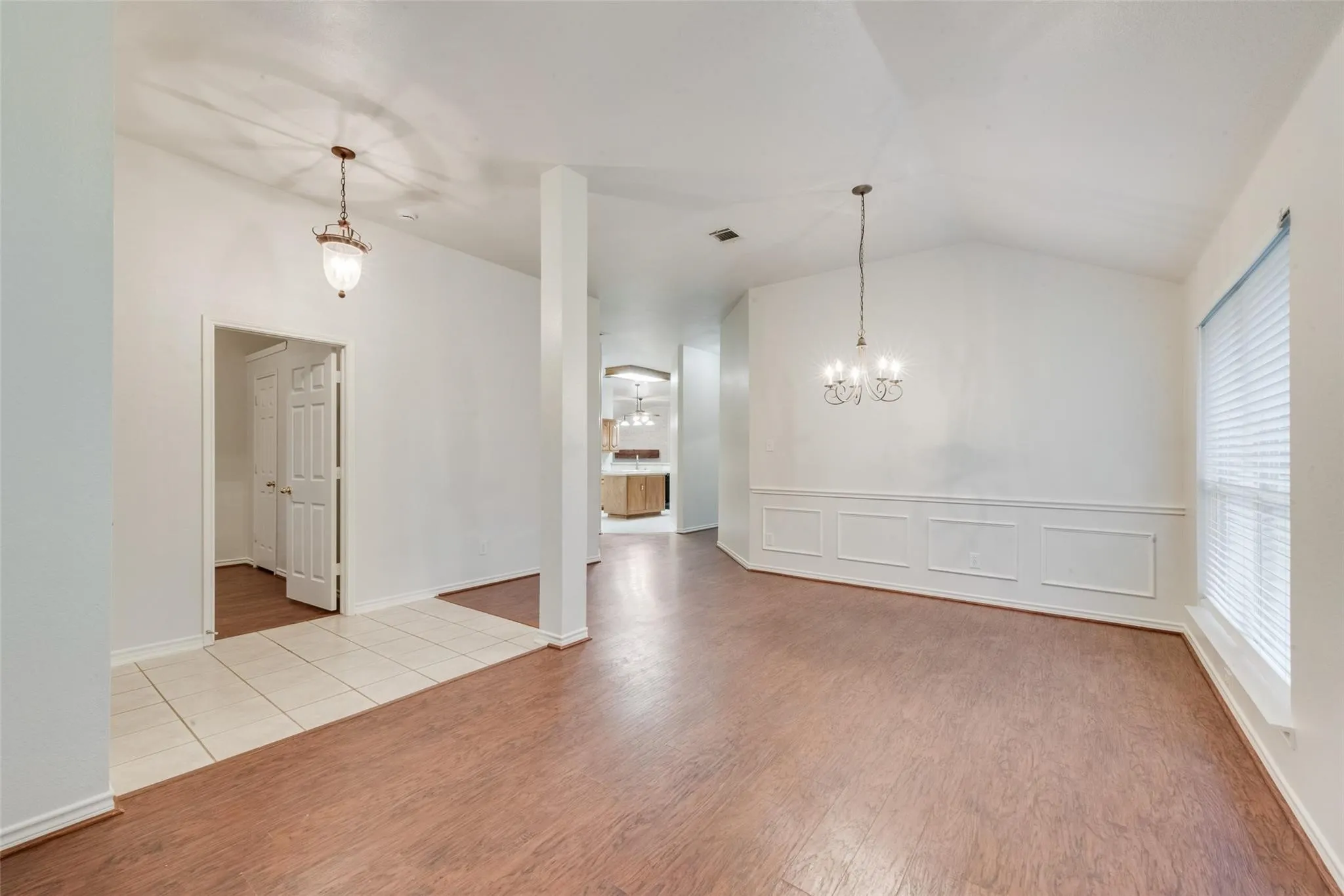 Single Family Residence For Rent in Rockwall County , 2760 Beacon Hill Drive, Rockwall, Texas 75087, 4 Bedroom, 2 Bathroom, 2 Garage spaces, 2,102 Sqft, built in 2003, mls#21393500, Real Estate Agent in Rockwall, Homes For Rent in Rockwall county, Homes For Rent in Rockwall, Realtor in Rockwall Texas, Real Estate Brokerage Independent Realty Texas, Luminita Cordes Realtor