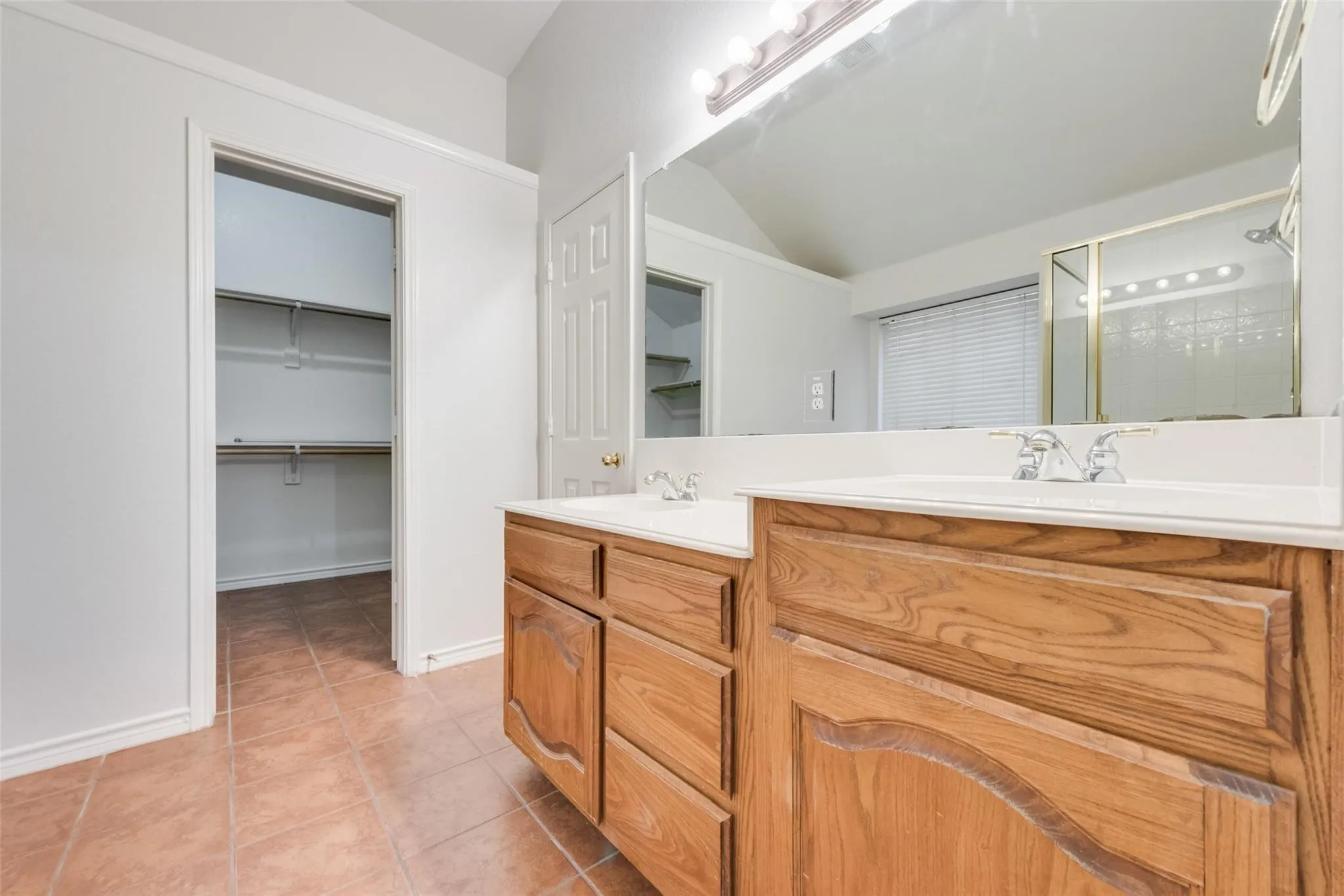 Single Family Residence For Rent in Rockwall County , 2760 Beacon Hill Drive, Rockwall, Texas 75087, 4 Bedroom, 2 Bathroom, 2 Garage spaces, 2,102 Sqft, built in 2003, mls#21393500, Real Estate Agent in Rockwall, Homes For Rent in Rockwall county, Homes For Rent in Rockwall, Realtor in Rockwall Texas, Real Estate Brokerage Independent Realty Texas, Luminita Cordes Realtor