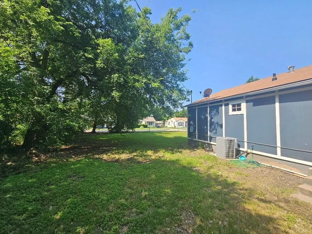 Single Family Residence For Sale in Tarrant County , 4825 Highway Drive, Fort Worth, Texas 76116, 2 Bedroom, 1 Bathroom, Garage spaces, 720 Sqft, built in 1952, mls#21392661, Real Estate Agent in Fort Worth, Homes For Sale in Tarrant county, Homes For Sale in Fort Worth, Realtor in Fort Worth Texas, Real Estate Brokerage Independent Realty Texas, Luminita Cordes Realtor