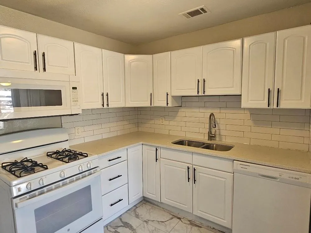 Single Family Residence For Sale in Tarrant County , 4825 Highway Drive, Fort Worth, Texas 76116, 2 Bedroom, 1 Bathroom, Garage spaces, 720 Sqft, built in 1952, mls#21392661, Real Estate Agent in Fort Worth, Homes For Sale in Tarrant county, Homes For Sale in Fort Worth, Realtor in Fort Worth Texas, Real Estate Brokerage Independent Realty Texas, Luminita Cordes Realtor