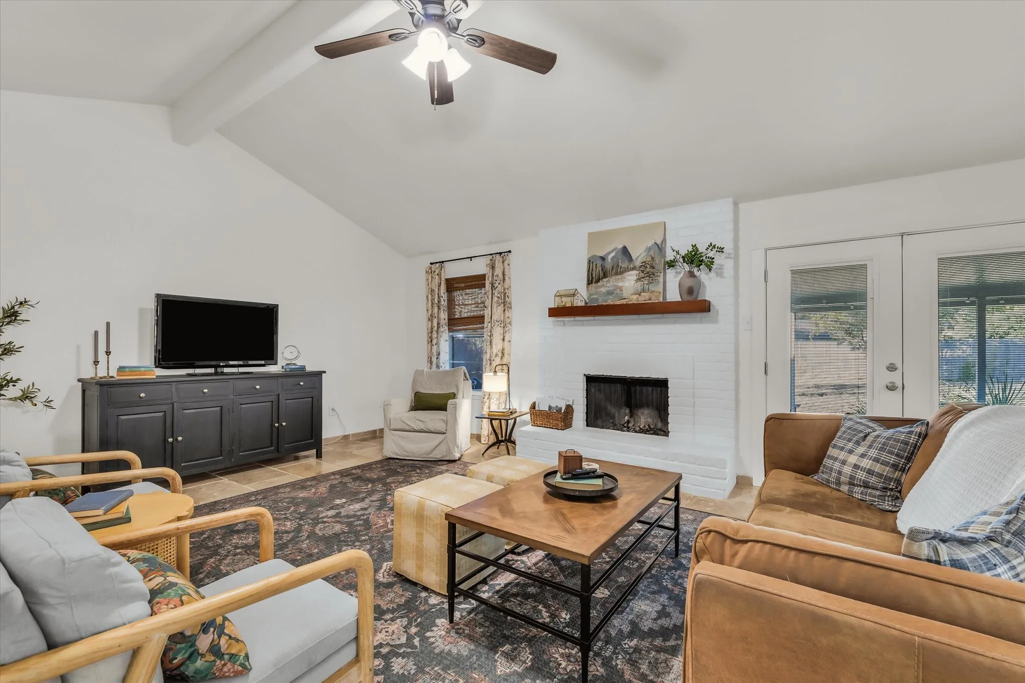 Single Family Residence For Sale in Mc Lennan County , 213 Travis Lane, Hewitt, Texas 76643, 3 Bedroom, 2 Bathroom, 2 Garage spaces, 1,684 Sqft, built in 1978, mls#21393717, Real Estate Agent in Hewitt, Homes For Sale in Mc Lennan county, Homes For Sale in Hewitt, Realtor in Hewitt Texas, Real Estate Brokerage Independent Realty Texas, Luminita Cordes Realtor