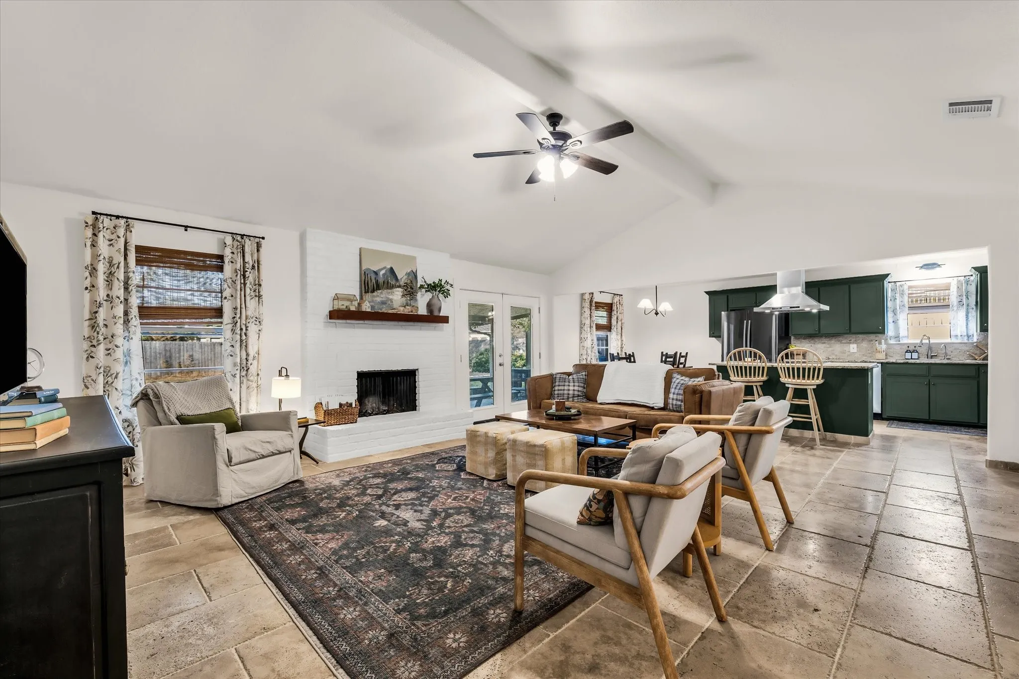 Single Family Residence For Sale in Mc Lennan County , 213 Travis Lane, Hewitt, Texas 76643, 3 Bedroom, 2 Bathroom, 2 Garage spaces, 1,684 Sqft, built in 1978, mls#21393717, Real Estate Agent in Hewitt, Homes For Sale in Mc Lennan county, Homes For Sale in Hewitt, Realtor in Hewitt Texas, Real Estate Brokerage Independent Realty Texas, Luminita Cordes Realtor