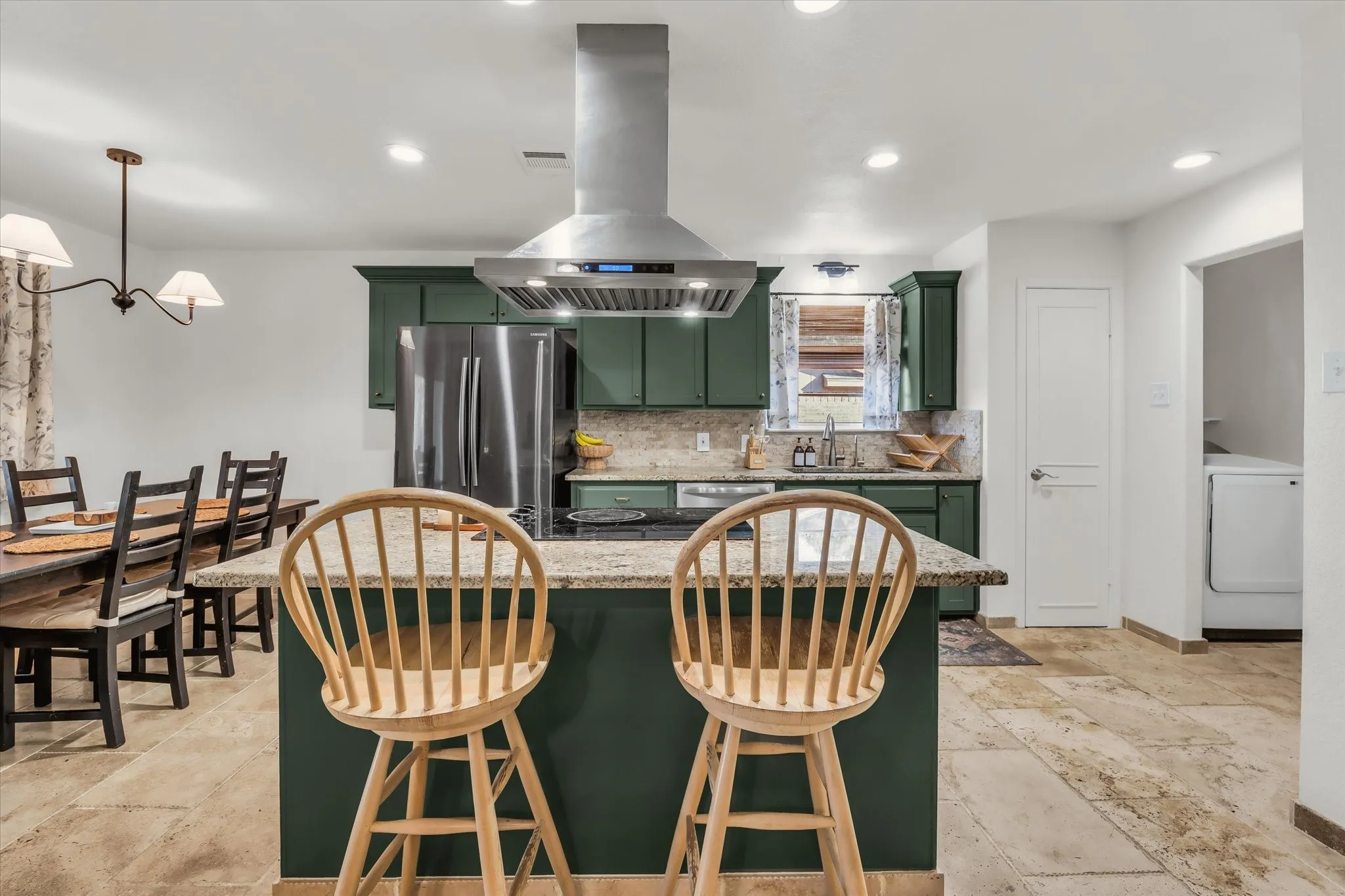 Single Family Residence For Sale in Mc Lennan County , 213 Travis Lane, Hewitt, Texas 76643, 3 Bedroom, 2 Bathroom, 2 Garage spaces, 1,684 Sqft, built in 1978, mls#21393717, Real Estate Agent in Hewitt, Homes For Sale in Mc Lennan county, Homes For Sale in Hewitt, Realtor in Hewitt Texas, Real Estate Brokerage Independent Realty Texas, Luminita Cordes Realtor