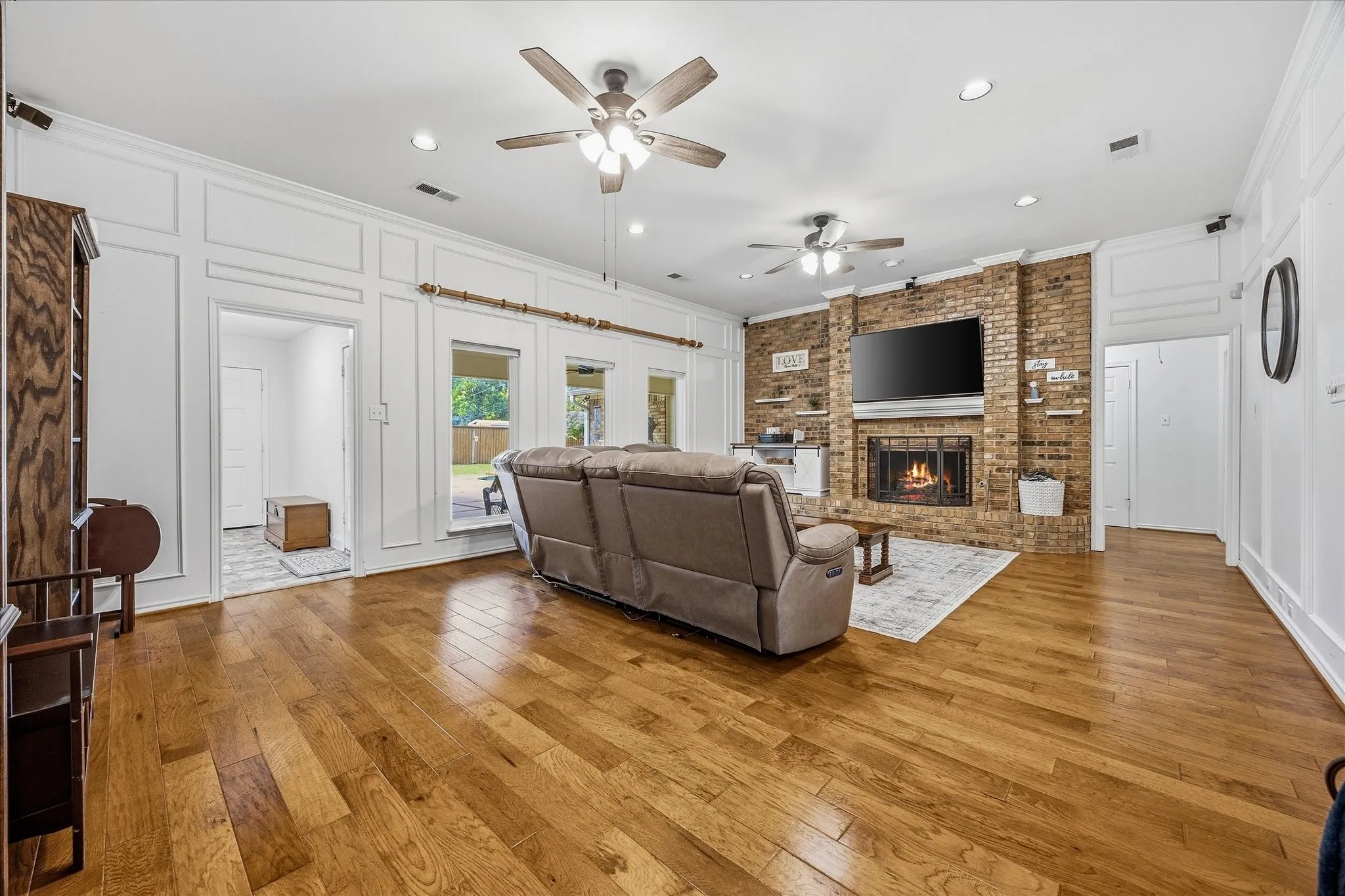 Single Family Residence For Sale in Dallas County , 106 Barnes Bridge Road, Sunnyvale, Texas 75182, 4 Bedroom, 3 Bathroom, 2 Garage spaces, 2,692 Sqft, built in 1986, mls#21392597, Real Estate Agent in Sunnyvale, Homes For Sale in Dallas county, Homes For Sale in Sunnyvale, Realtor in Sunnyvale Texas, Real Estate Brokerage Independent Realty Texas, Luminita Cordes Realtor
