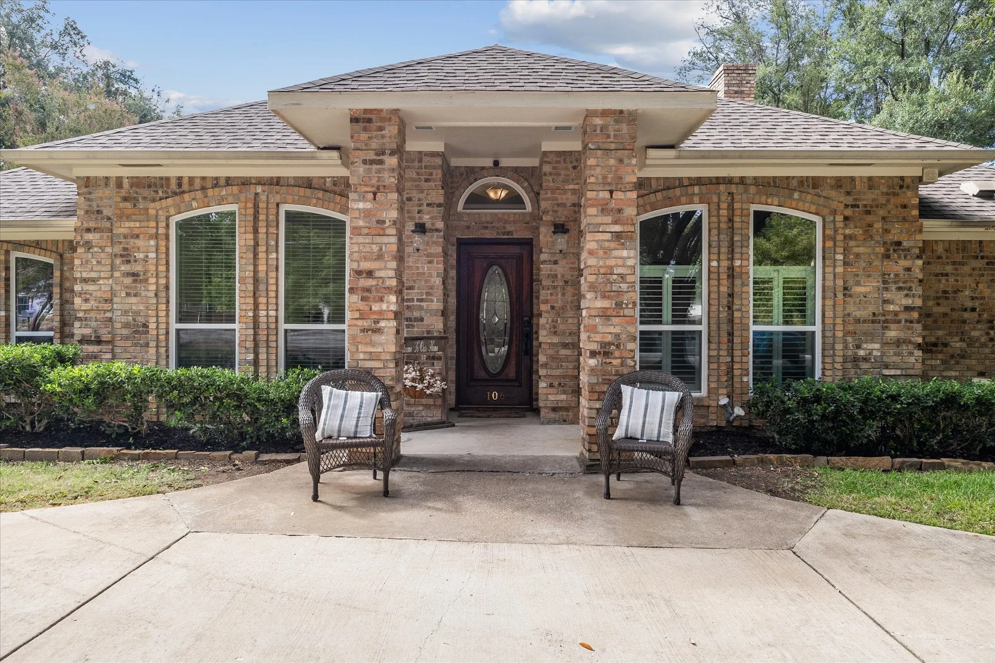 Single Family Residence For Sale in Dallas County , 106 Barnes Bridge Road, Sunnyvale, Texas 75182, 4 Bedroom, 3 Bathroom, 2 Garage spaces, 2,692 Sqft, built in 1986, mls#21392597, Real Estate Agent in Sunnyvale, Homes For Sale in Dallas county, Homes For Sale in Sunnyvale, Realtor in Sunnyvale Texas, Real Estate Brokerage Independent Realty Texas, Luminita Cordes Realtor