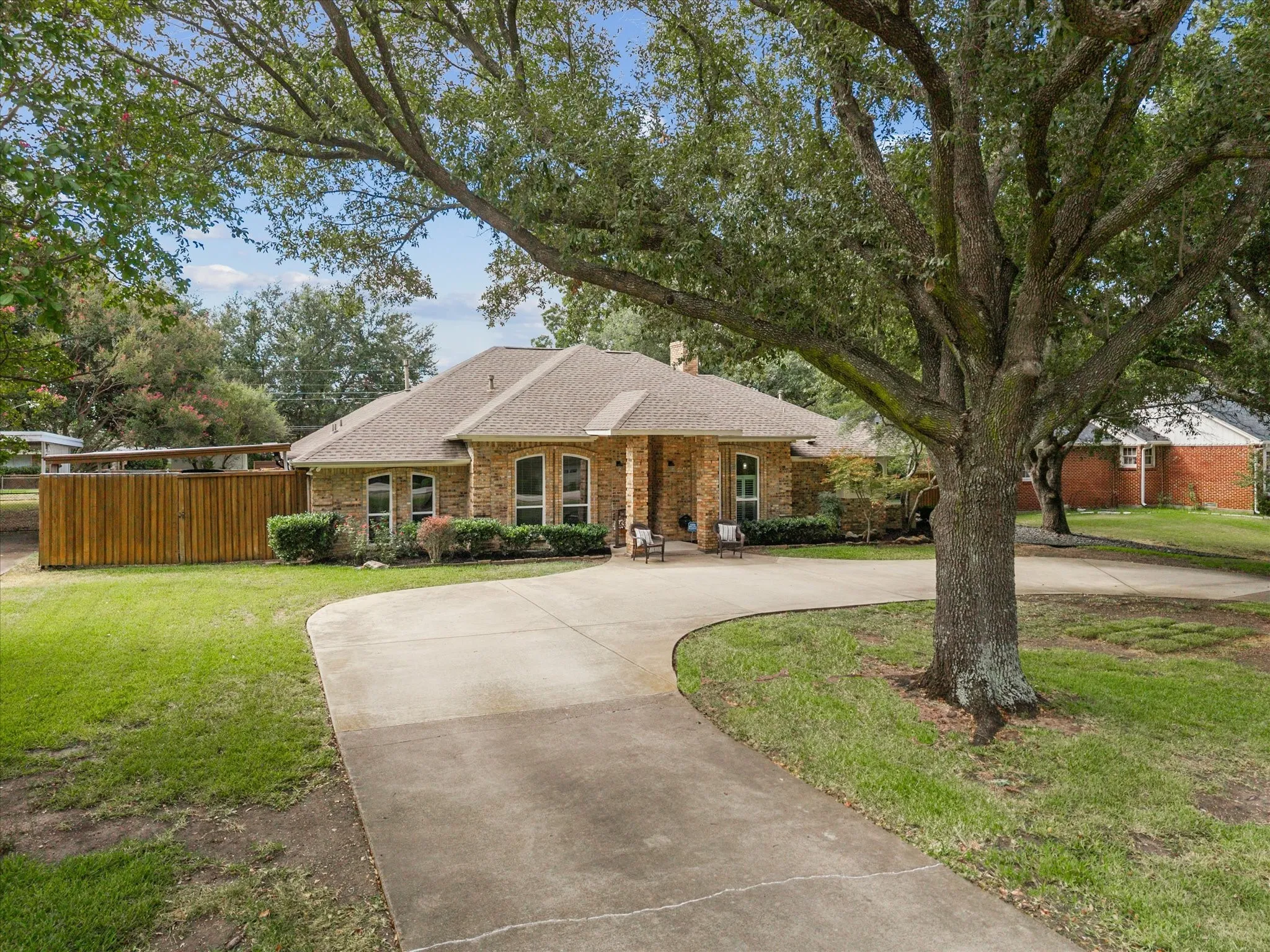 Single Family Residence For Sale in Dallas County , 106 Barnes Bridge Road, Sunnyvale, Texas 75182, 4 Bedroom, 3 Bathroom, 2 Garage spaces, 2,692 Sqft, built in 1986, mls#21392597, Real Estate Agent in Sunnyvale, Homes For Sale in Dallas county, Homes For Sale in Sunnyvale, Realtor in Sunnyvale Texas, Real Estate Brokerage Independent Realty Texas, Luminita Cordes Realtor