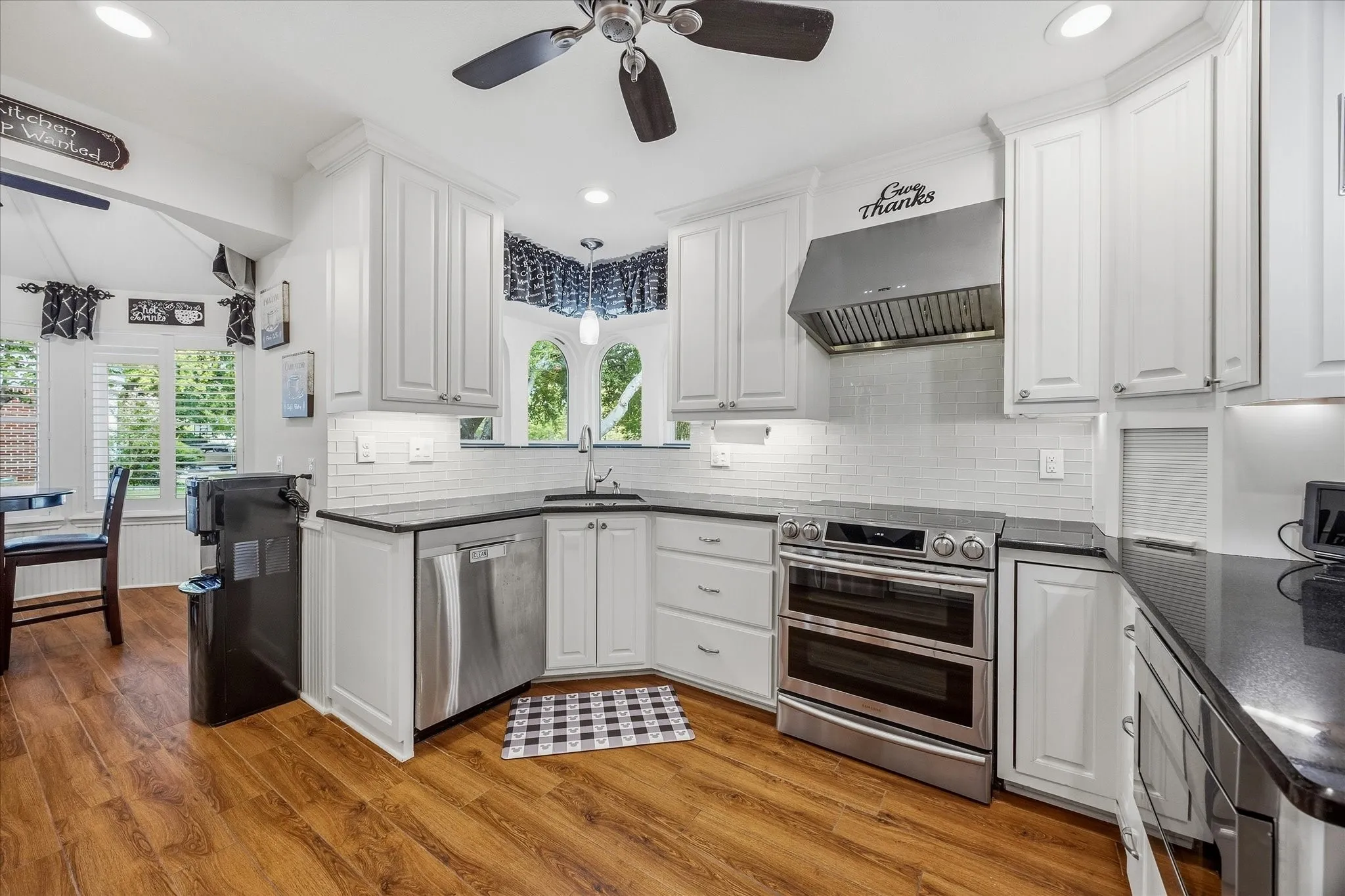 Single Family Residence For Sale in Dallas County , 106 Barnes Bridge Road, Sunnyvale, Texas 75182, 4 Bedroom, 3 Bathroom, 2 Garage spaces, 2,692 Sqft, built in 1986, mls#21392597, Real Estate Agent in Sunnyvale, Homes For Sale in Dallas county, Homes For Sale in Sunnyvale, Realtor in Sunnyvale Texas, Real Estate Brokerage Independent Realty Texas, Luminita Cordes Realtor