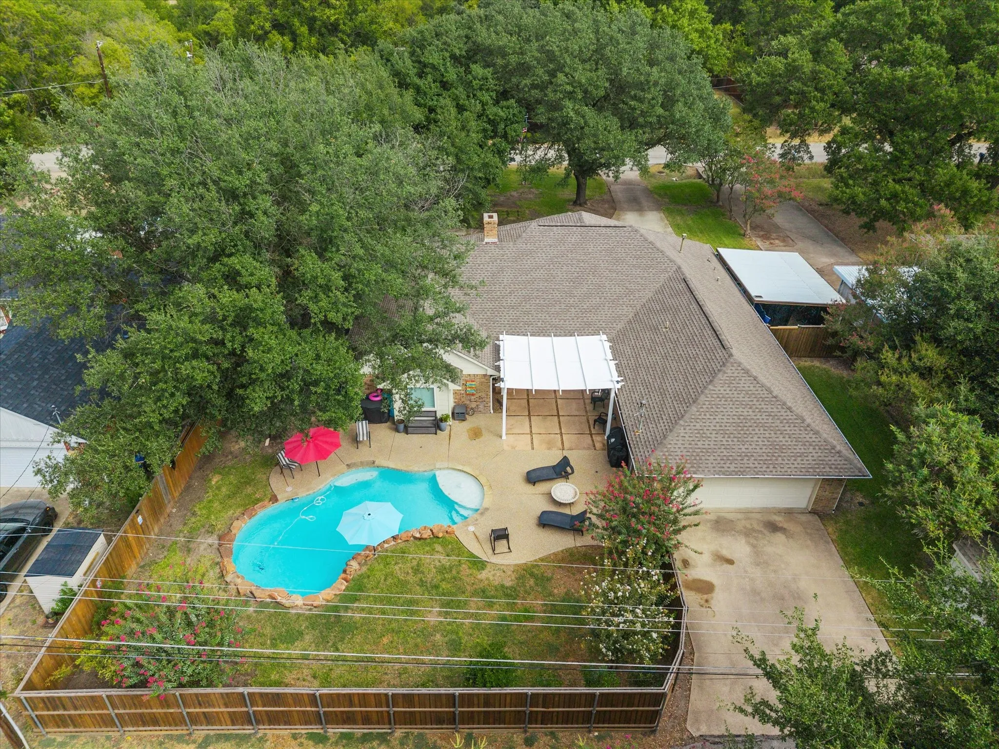 Single Family Residence For Sale in Dallas County , 106 Barnes Bridge Road, Sunnyvale, Texas 75182, 4 Bedroom, 3 Bathroom, 2 Garage spaces, 2,692 Sqft, built in 1986, mls#21392597, Real Estate Agent in Sunnyvale, Homes For Sale in Dallas county, Homes For Sale in Sunnyvale, Realtor in Sunnyvale Texas, Real Estate Brokerage Independent Realty Texas, Luminita Cordes Realtor