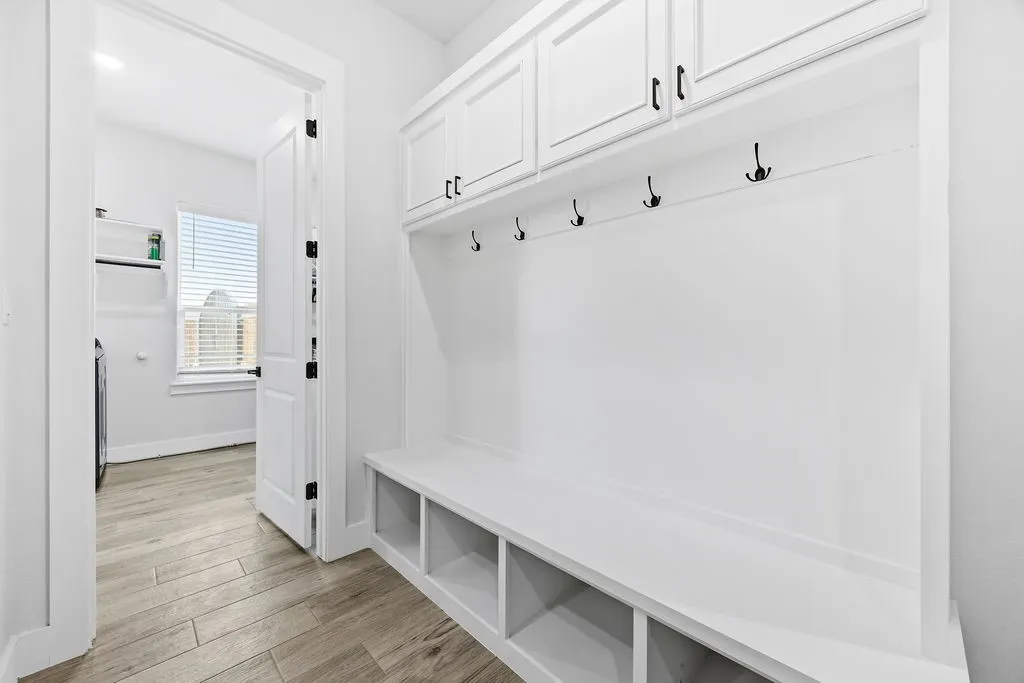 Single Family Residence For Sale in Tarrant County , 5637 Pollys Way, Fort Worth, Texas 76126, 3 Bedroom, 4 Bathroom, 2 Garage spaces, 2,535 Sqft, built in 2023, mls#21390878, Real Estate Agent in Fort Worth, Homes For Sale in Tarrant county, Homes For Sale in Fort Worth, Realtor in Fort Worth Texas, Real Estate Brokerage Independent Realty Texas, Luminita Cordes Realtor