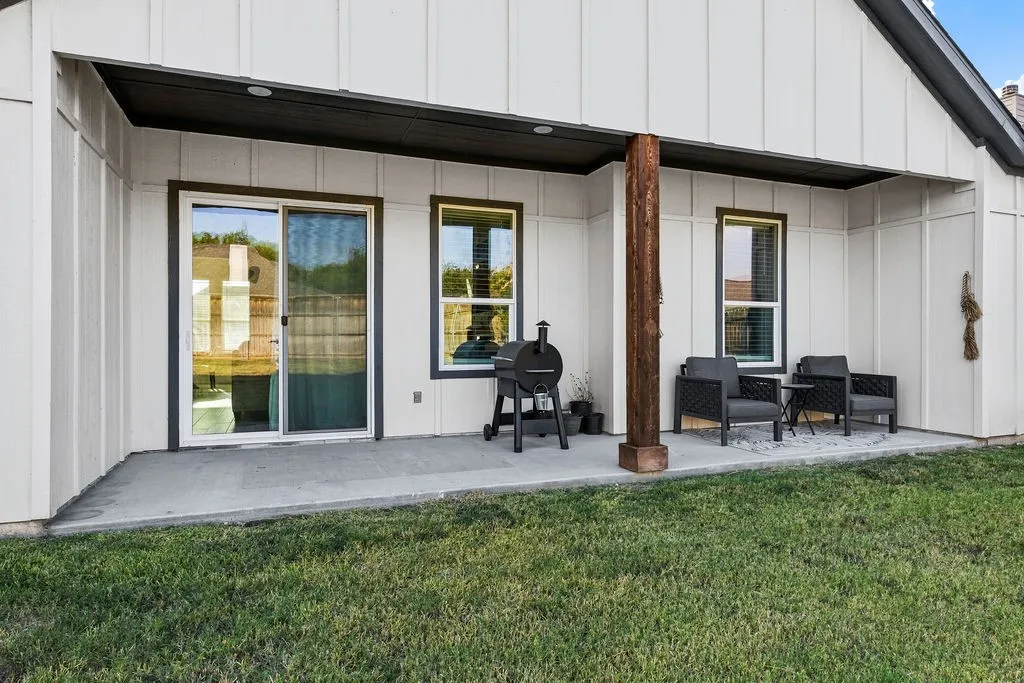 Single Family Residence For Sale in Tarrant County , 5637 Pollys Way, Fort Worth, Texas 76126, 3 Bedroom, 4 Bathroom, 2 Garage spaces, 2,535 Sqft, built in 2023, mls#21390878, Real Estate Agent in Fort Worth, Homes For Sale in Tarrant county, Homes For Sale in Fort Worth, Realtor in Fort Worth Texas, Real Estate Brokerage Independent Realty Texas, Luminita Cordes Realtor