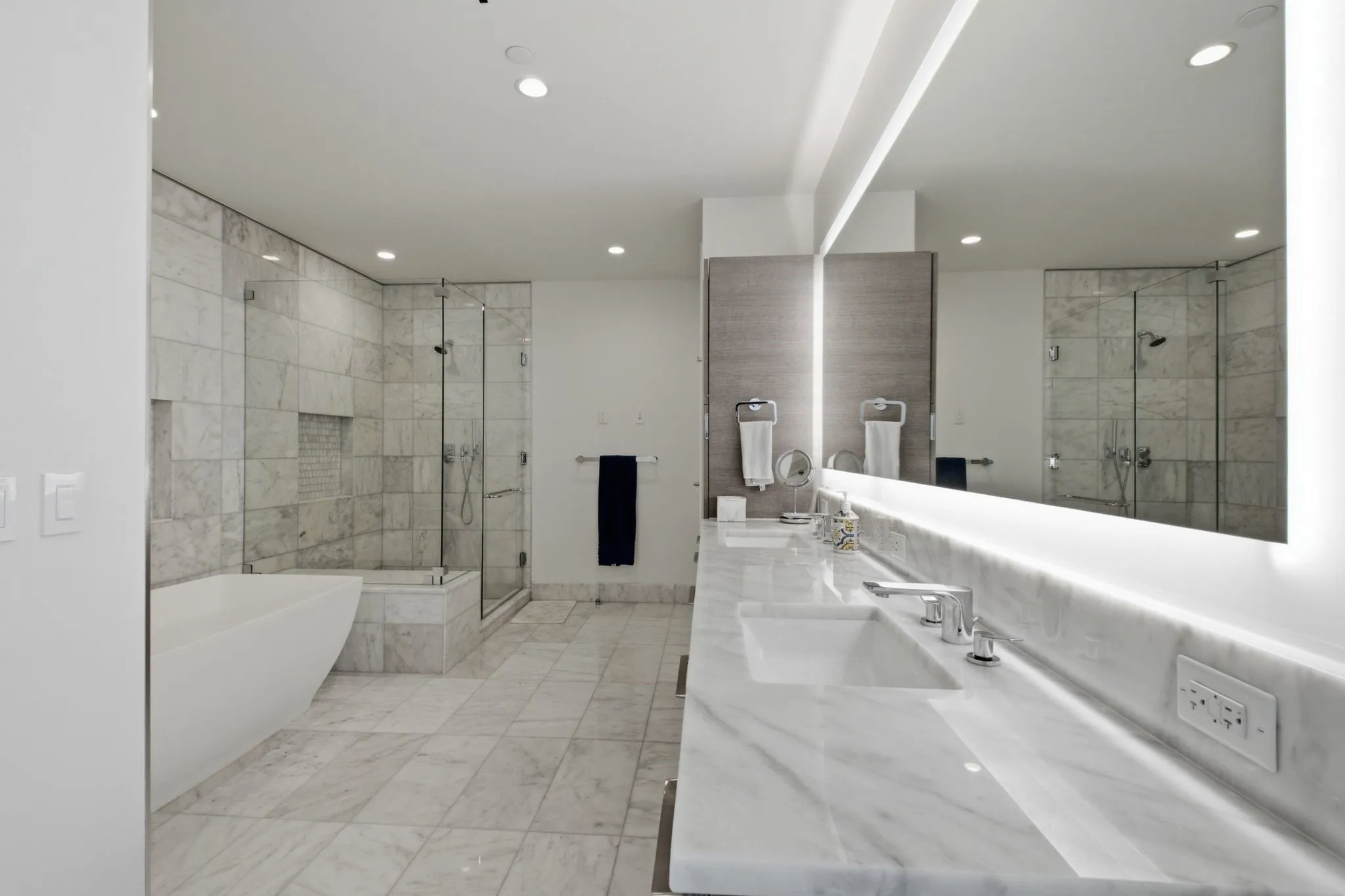 Condominium For Rent in Collin County , 7901 Windrose Avenue 1201, Plano, Texas 75024, 2 Bedroom, 3 Bathroom, 2 Garage spaces, 2,245 Sqft, built in 2019, mls#21393720, Real Estate Agent in Plano, Homes For Rent in Collin county, Homes For Rent in Plano, Realtor in Plano Texas, Real Estate Brokerage Independent Realty Texas, Luminita Cordes Realtor