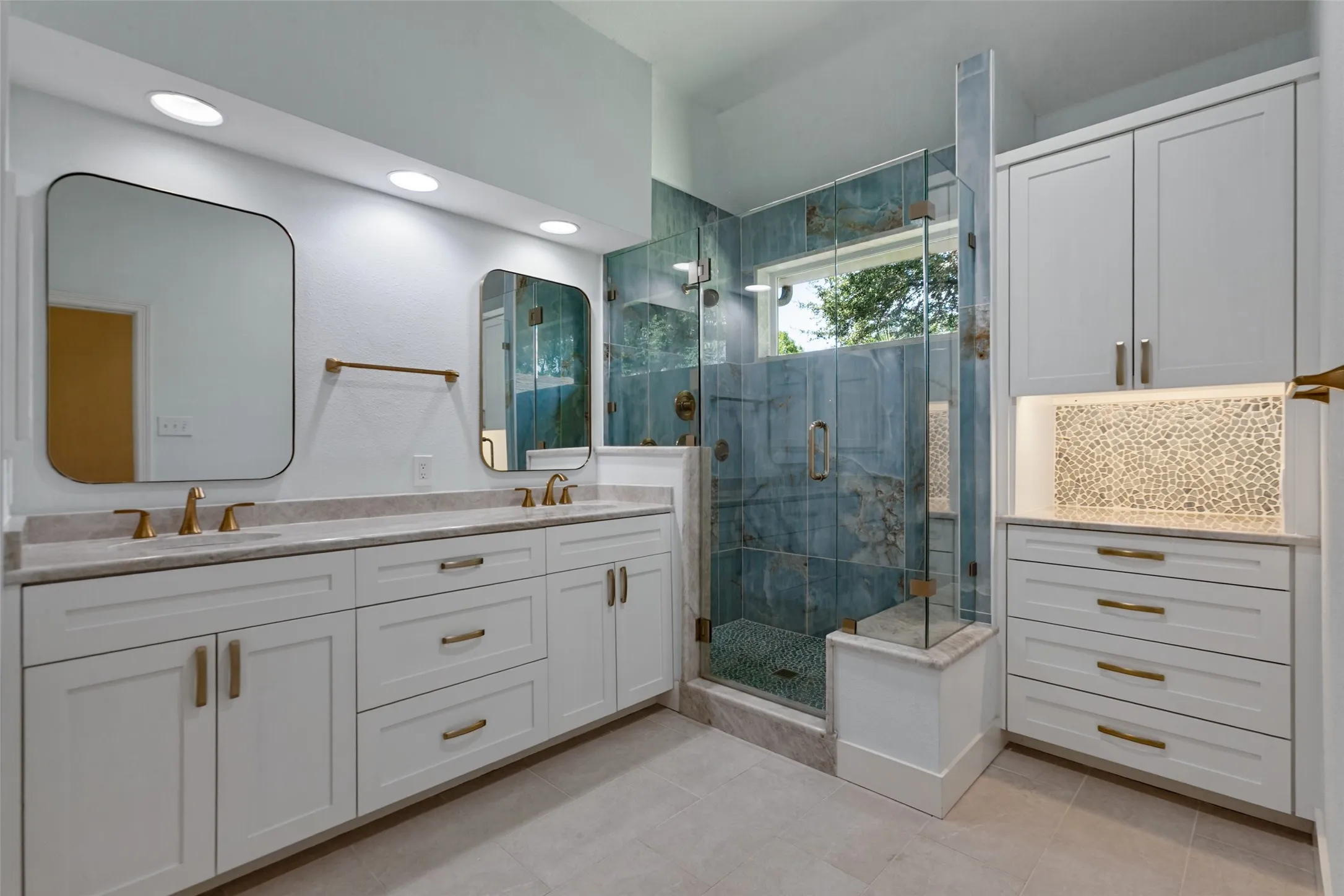 Master Bath, built in cabinetry