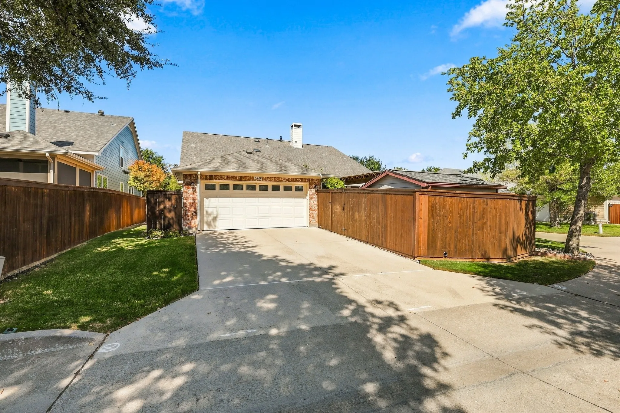 Single Family Residence For Sale in Tarrant County , 8628 Lantana Drive, North Richland Hills, Texas 76180, 3 Bedroom, 2 Bathroom, 2 Garage spaces, 2,480 Sqft, built in 2006, mls#21393432, Real Estate Agent in North Richland Hills, Homes For Sale in Tarrant county, Homes For Sale in North Richland Hills, Realtor in North Richland Hills Texas, Real Estate Brokerage Independent Realty Texas, Luminita Cordes Realtor