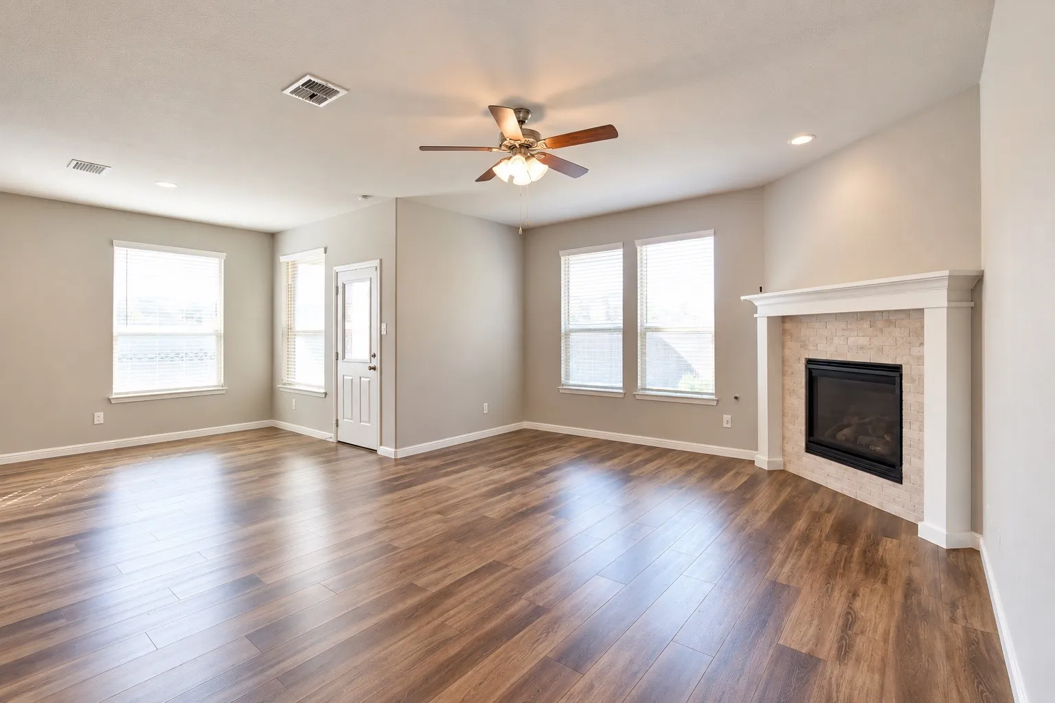 Single Family Residence For Sale in Denton County , 2401 Mockingbird Court, Northlake, Texas 76247, 4 Bedroom, 3 Bathroom, 2 Garage spaces, 2,743 Sqft, built in 2019, mls#21393727, Real Estate Agent in Northlake, Homes For Sale in Denton county, Homes For Sale in Northlake, Realtor in Northlake Texas, Real Estate Brokerage Independent Realty Texas, Luminita Cordes Realtor