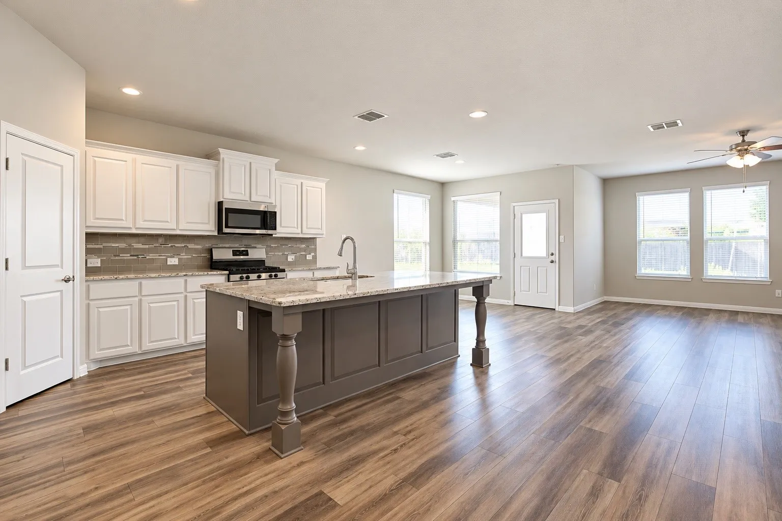 Single Family Residence For Sale in Denton County , 2401 Mockingbird Court, Northlake, Texas 76247, 4 Bedroom, 3 Bathroom, 2 Garage spaces, 2,743 Sqft, built in 2019, mls#21393727, Real Estate Agent in Northlake, Homes For Sale in Denton county, Homes For Sale in Northlake, Realtor in Northlake Texas, Real Estate Brokerage Independent Realty Texas, Luminita Cordes Realtor